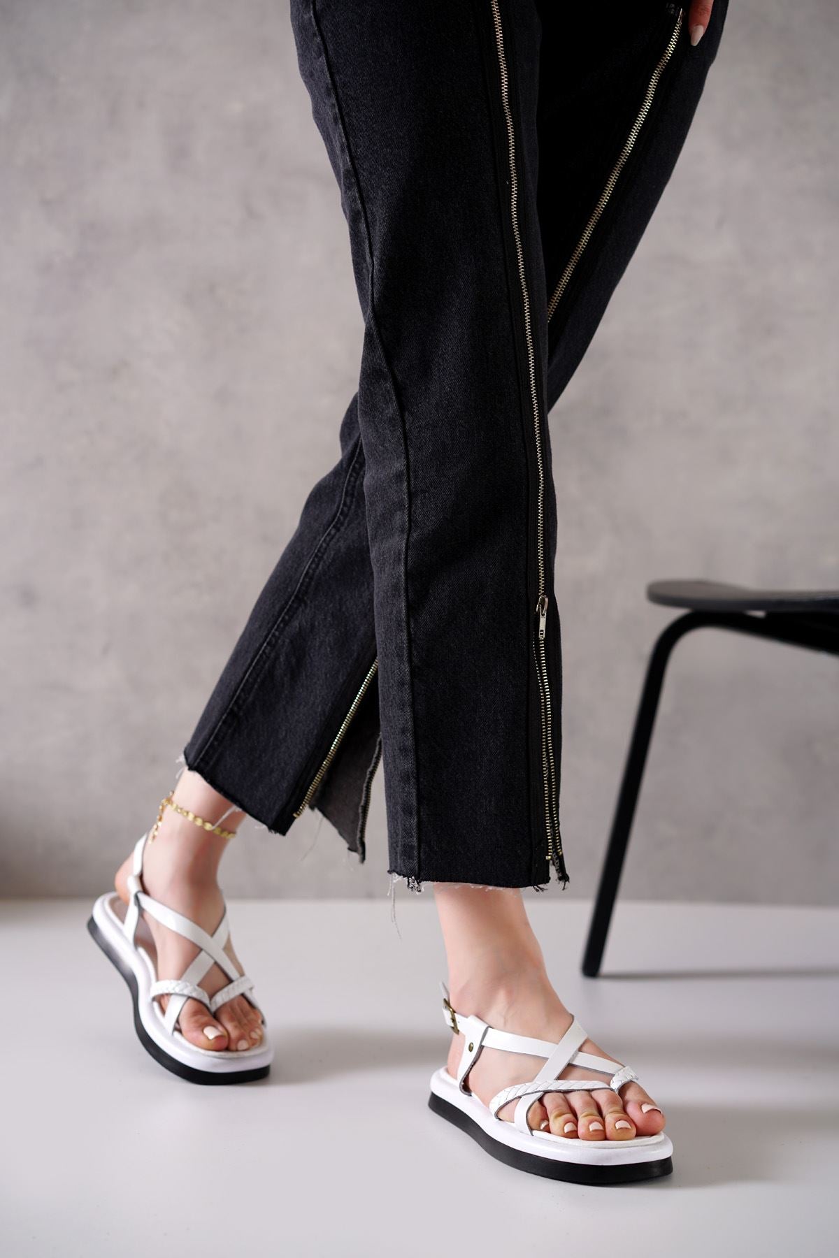 Alaçatı Genuine Leather White Women's Sandals - STREETMODE™