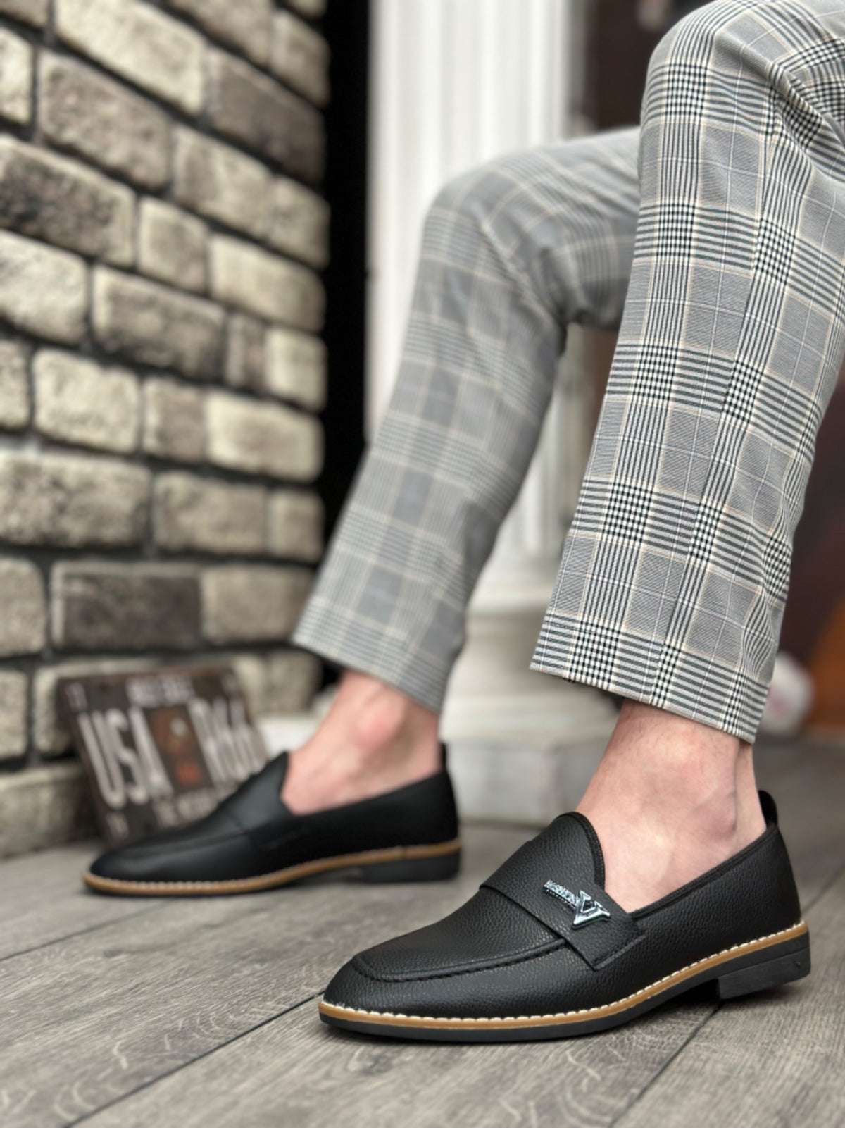 BA0009 Leather Tassel Corcik Black V Fashion Buckle Classic Men's Shoes - STREETMODE™