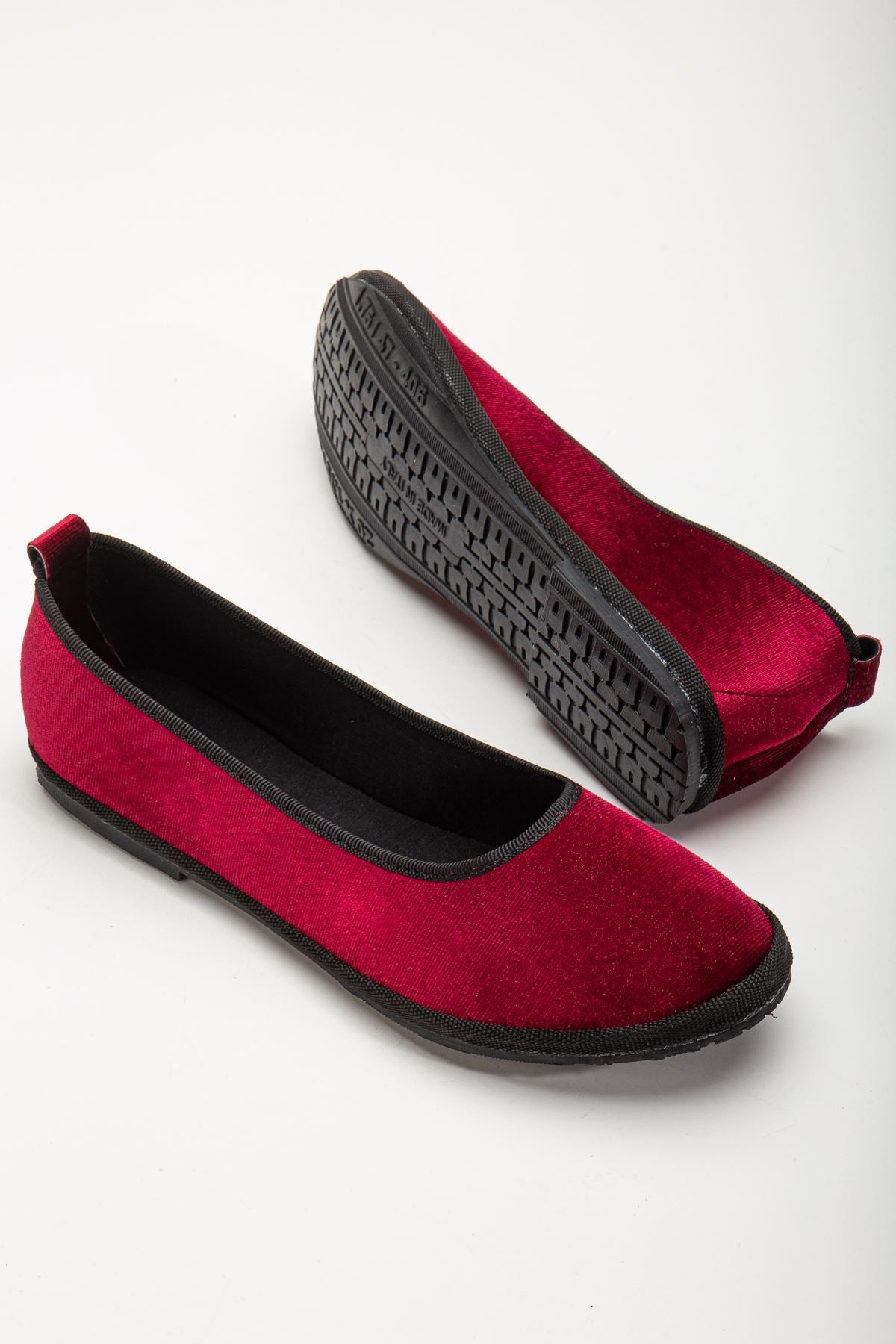 Berny Burgundy Velvet Buckle Detailed Flat Sole Women's Ballerina Ballerina Ballet Flat - STREETMODE™