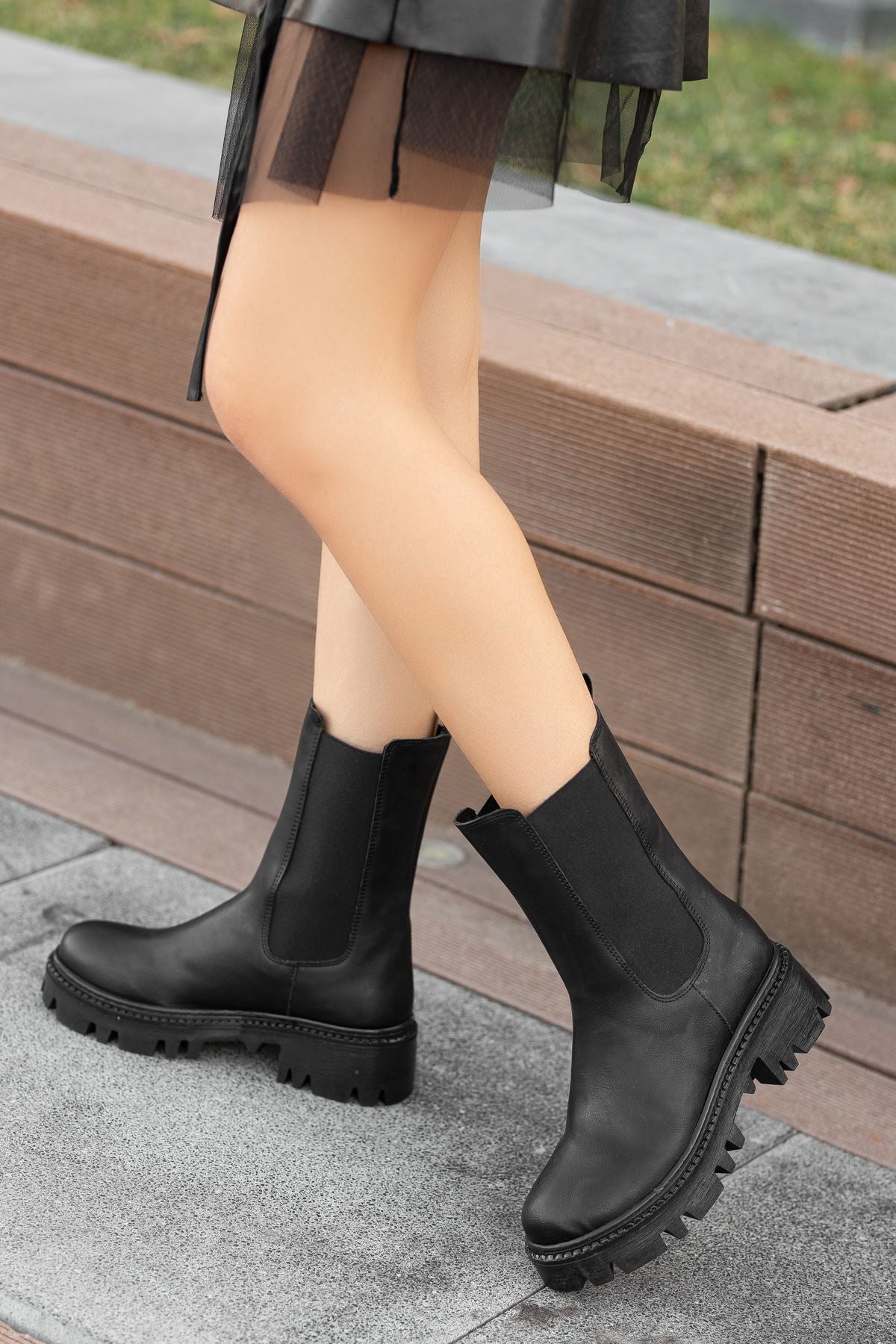 Black Leather Rubber Detailed Women's Boots - STREETMODE™