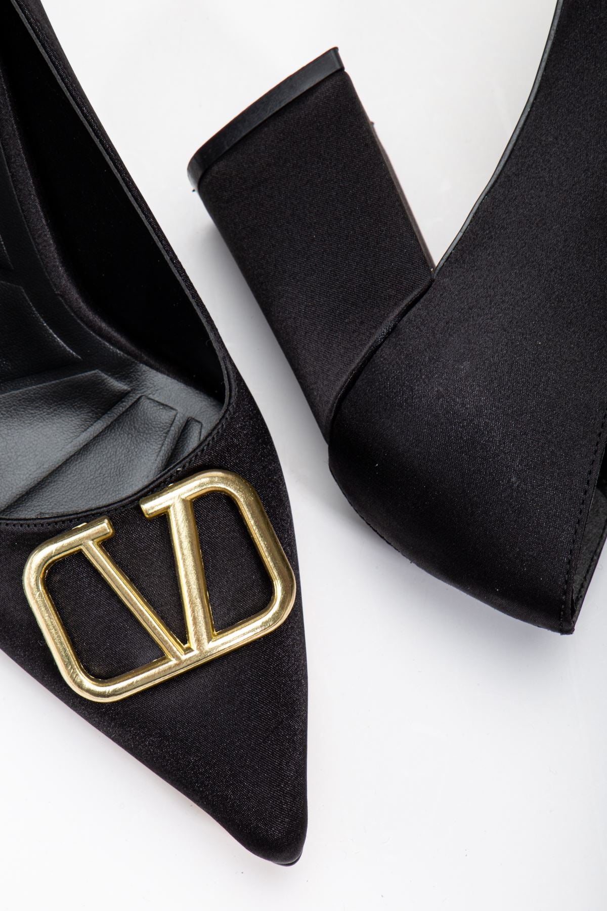 Black Satin Buckle Detailed Thick Heel Shoes - STREETMODE™