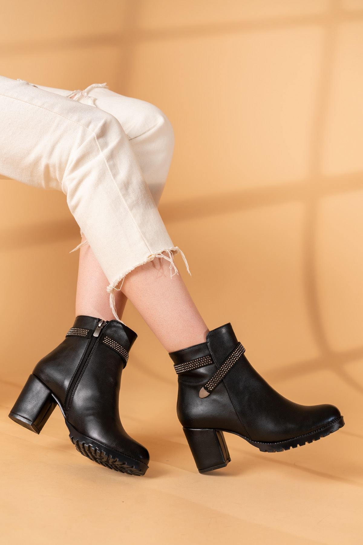 Black Skin Heeled Women's Boots - STREETMODE™