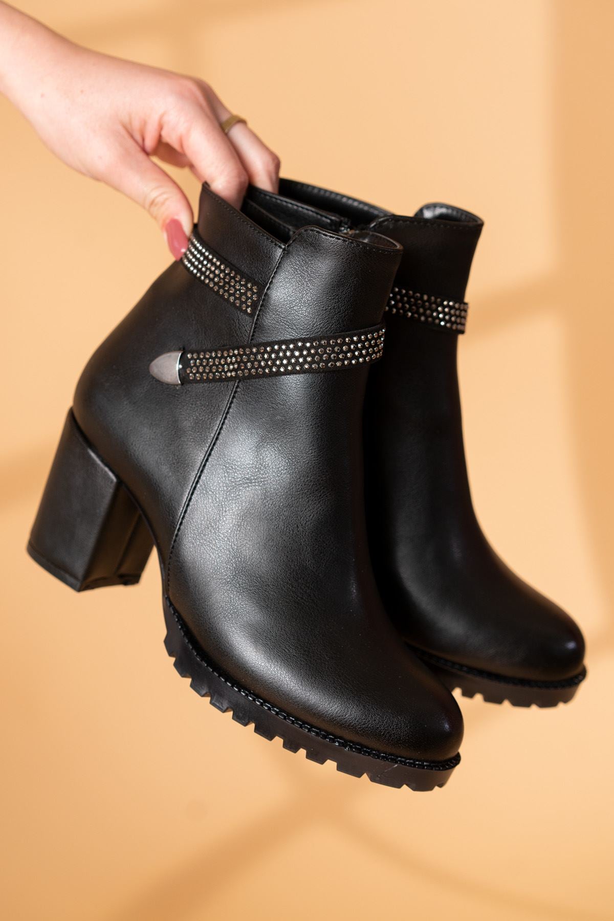Black Skin Heeled Women's Boots - STREETMODE™