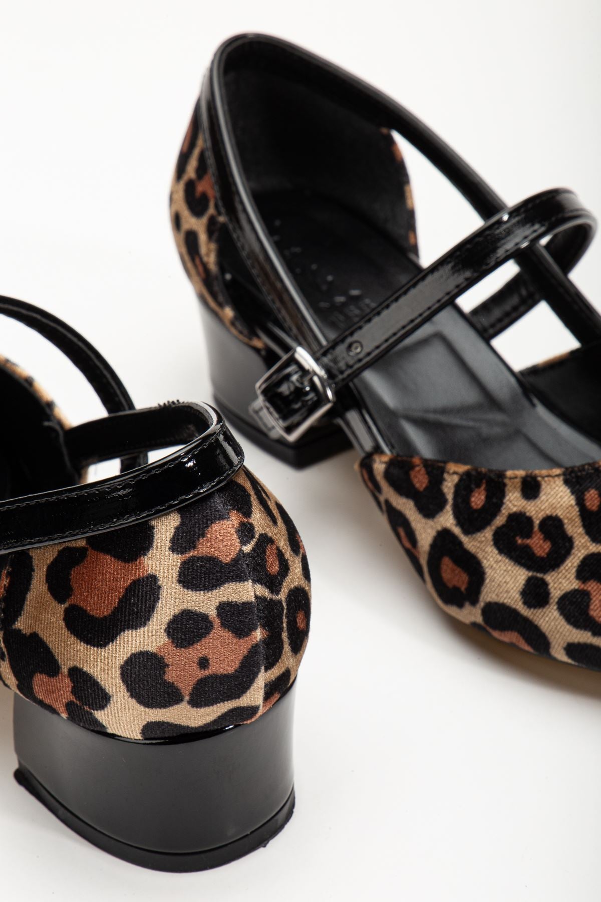 Cedric Black - Leopard Crocodile Detailed Low Heeled Women's Shoes - STREETMODE™