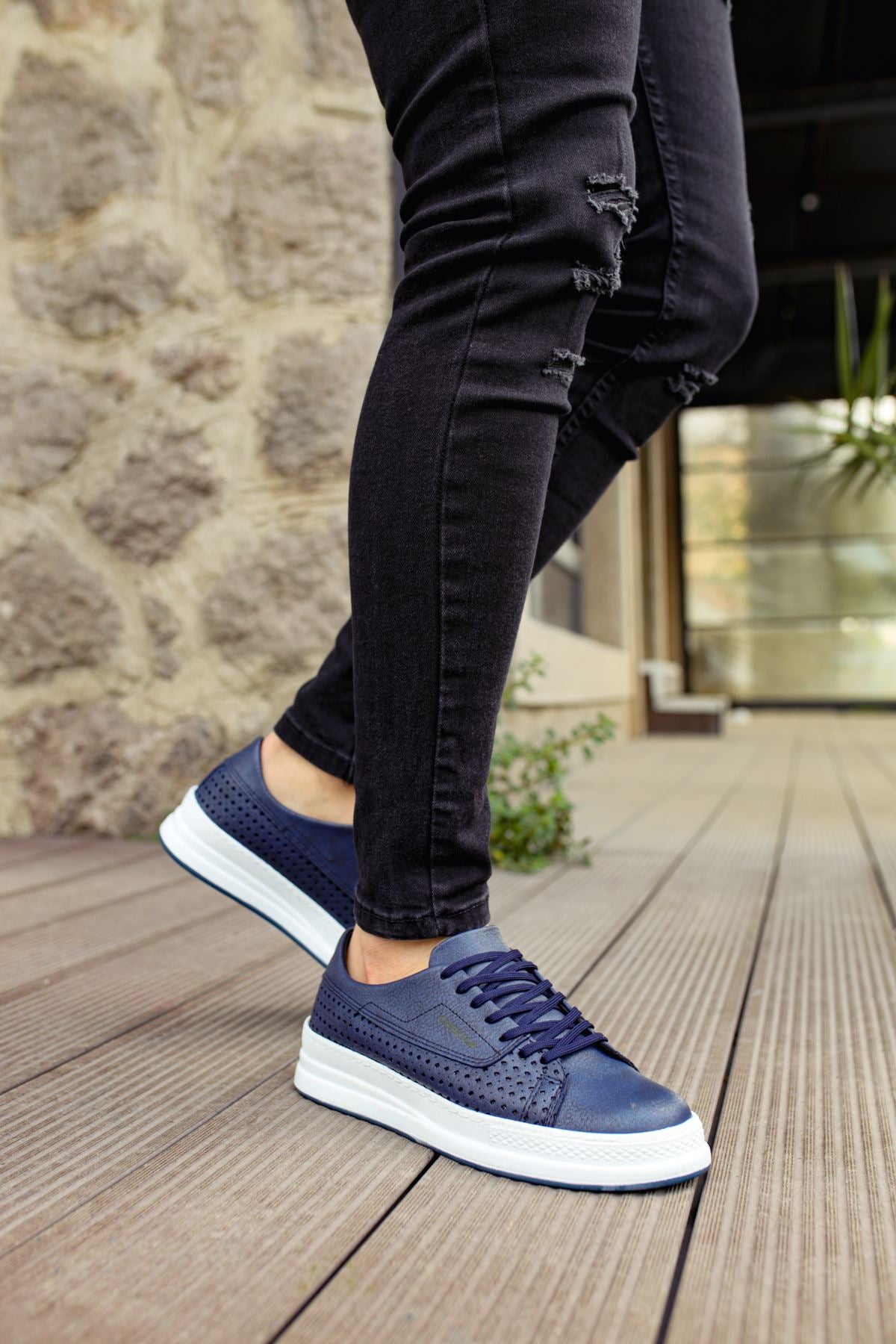 CH043 Men's Unisex Navy Blue-White Sole Casual Shoes - STREETMODE™