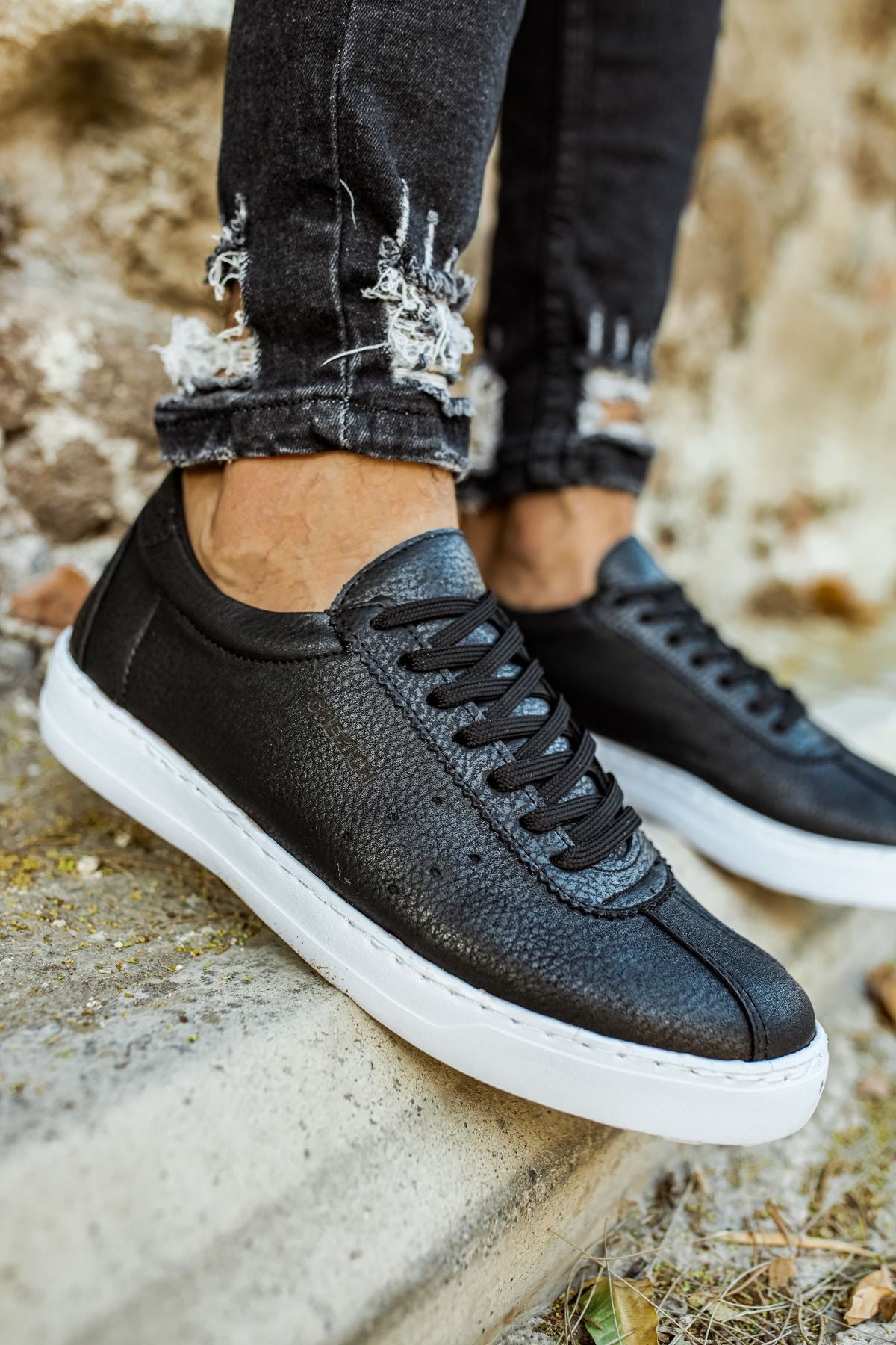 CH063 Men's Black-White Sole Lace-up Casual Sneaker Sports Shoes - STREETMODE™