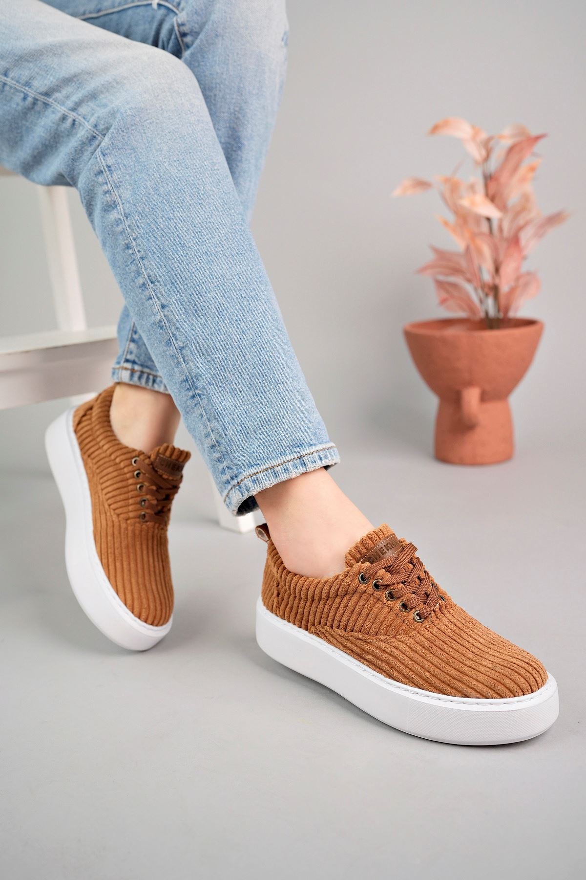 CH173 CBT Velluto Women's Shoes Brown - STREETMODE™