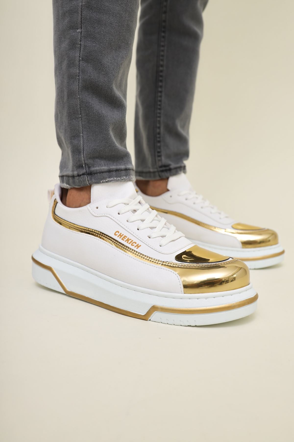 CH241 CBT Signature Line Up Men's Shoes WHITE/GOLD - STREETMODE™