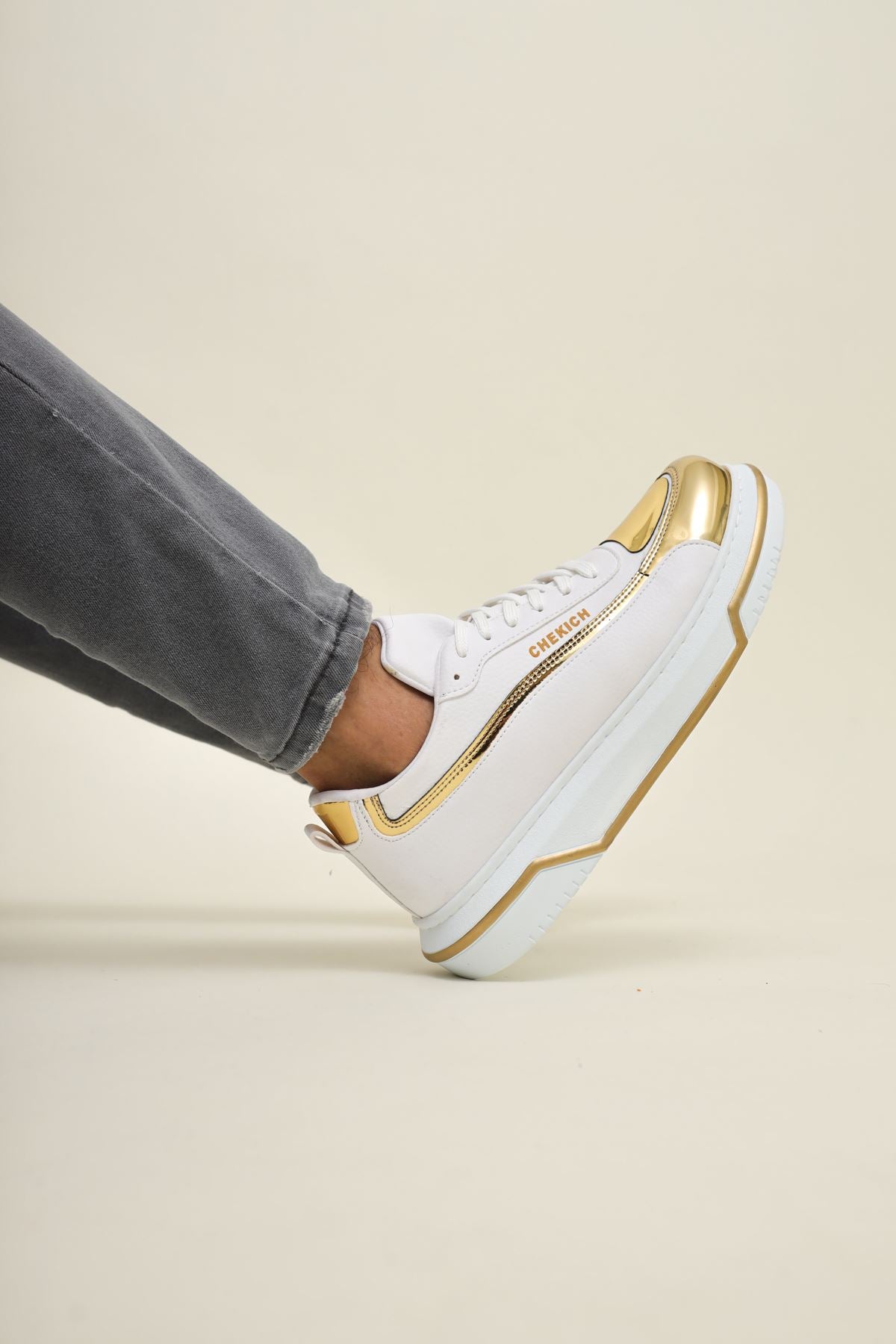 CH241 CBT Signature Line Up Men's Shoes WHITE/GOLD - STREETMODE™