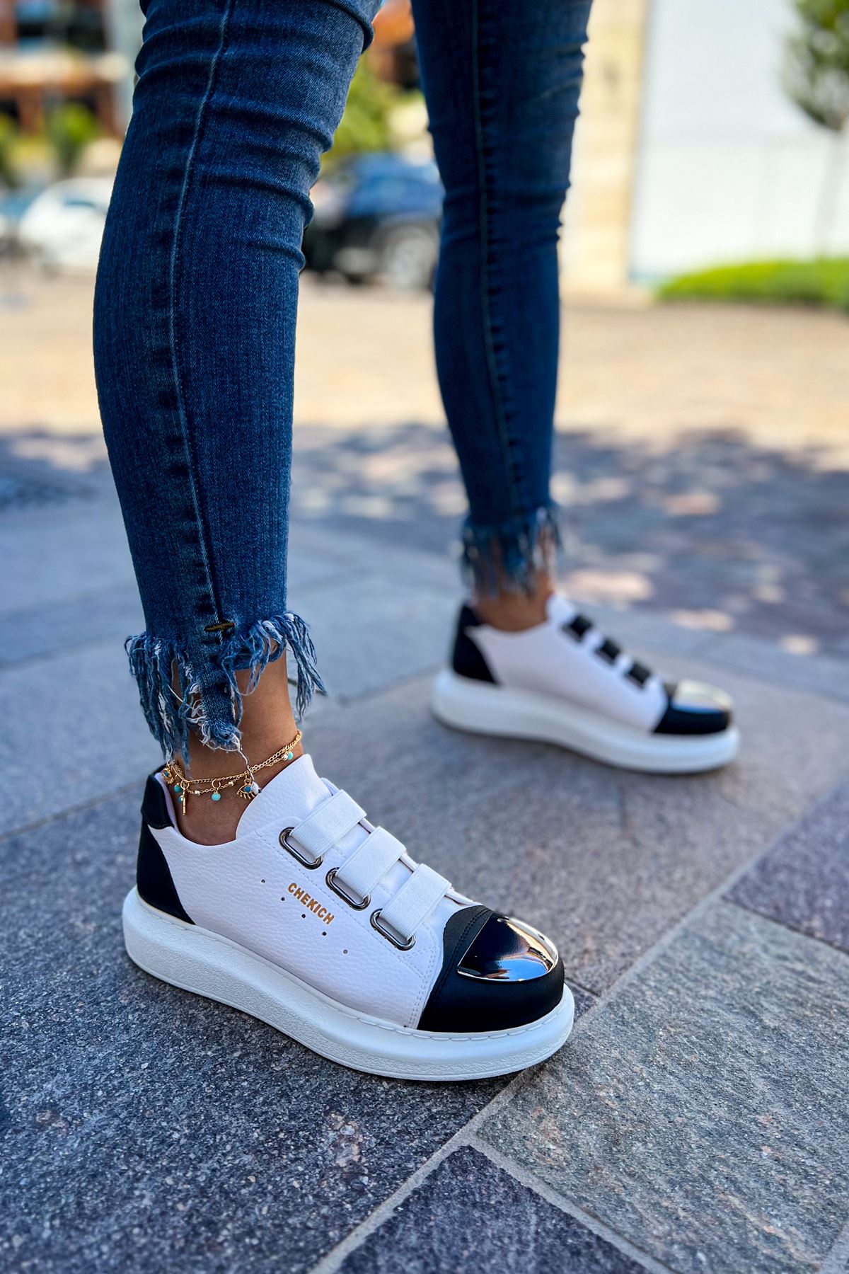 CH251 GBT Mirror Furry Women's Shoes WHITE/BLACK - STREETMODE™