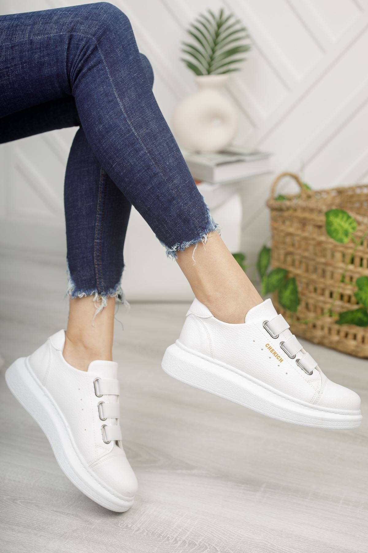 CH253 CBT Women's Sneakers Shoes WHITE - STREETMODE™