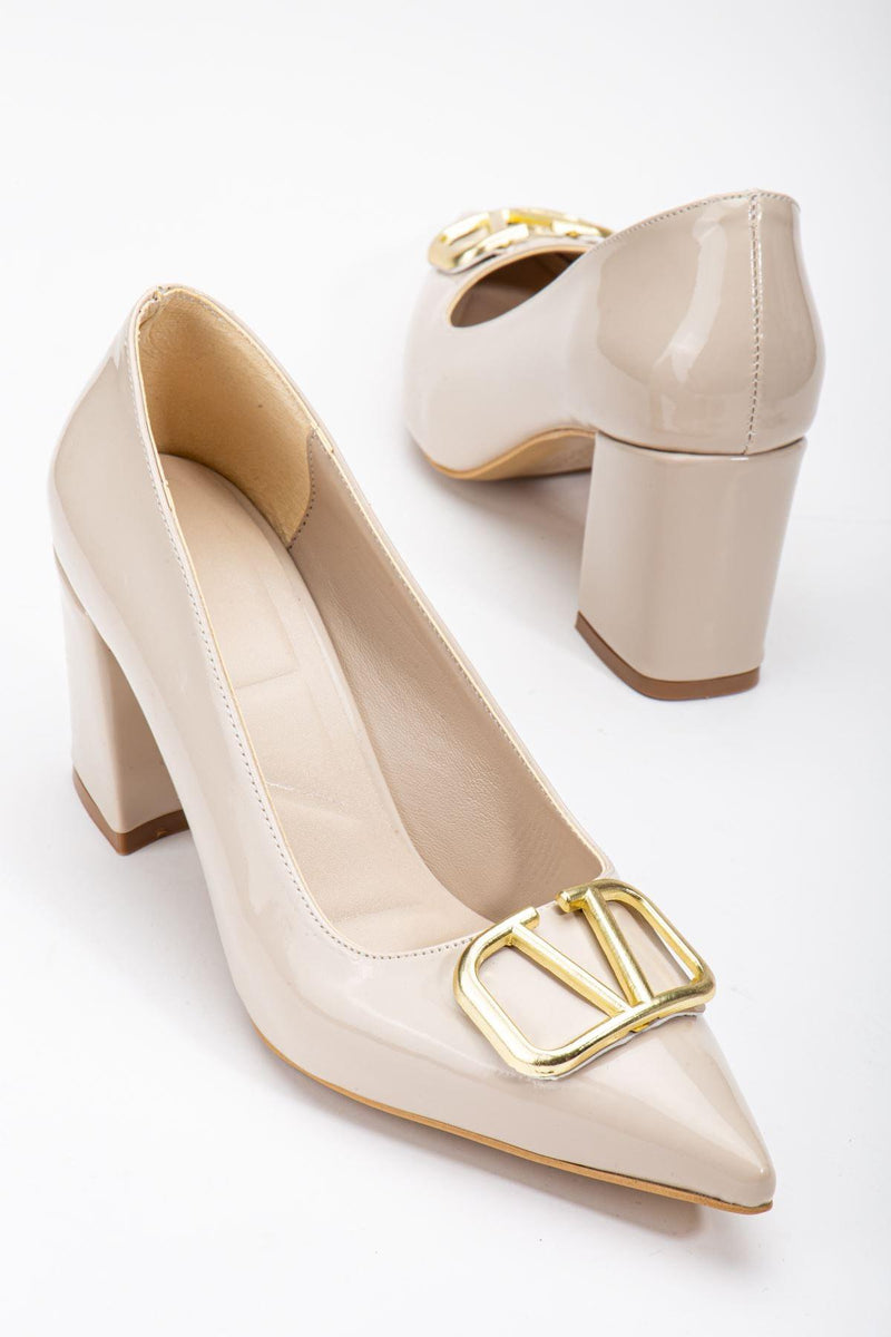 Cream Patent Leather Buckle Detailed Thick Heeled Shoes - STREETMODE™