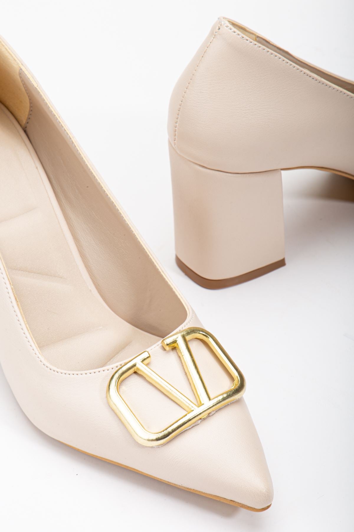 Cream Skin Buckle Detailed Thick Heel Shoes - STREETMODE™