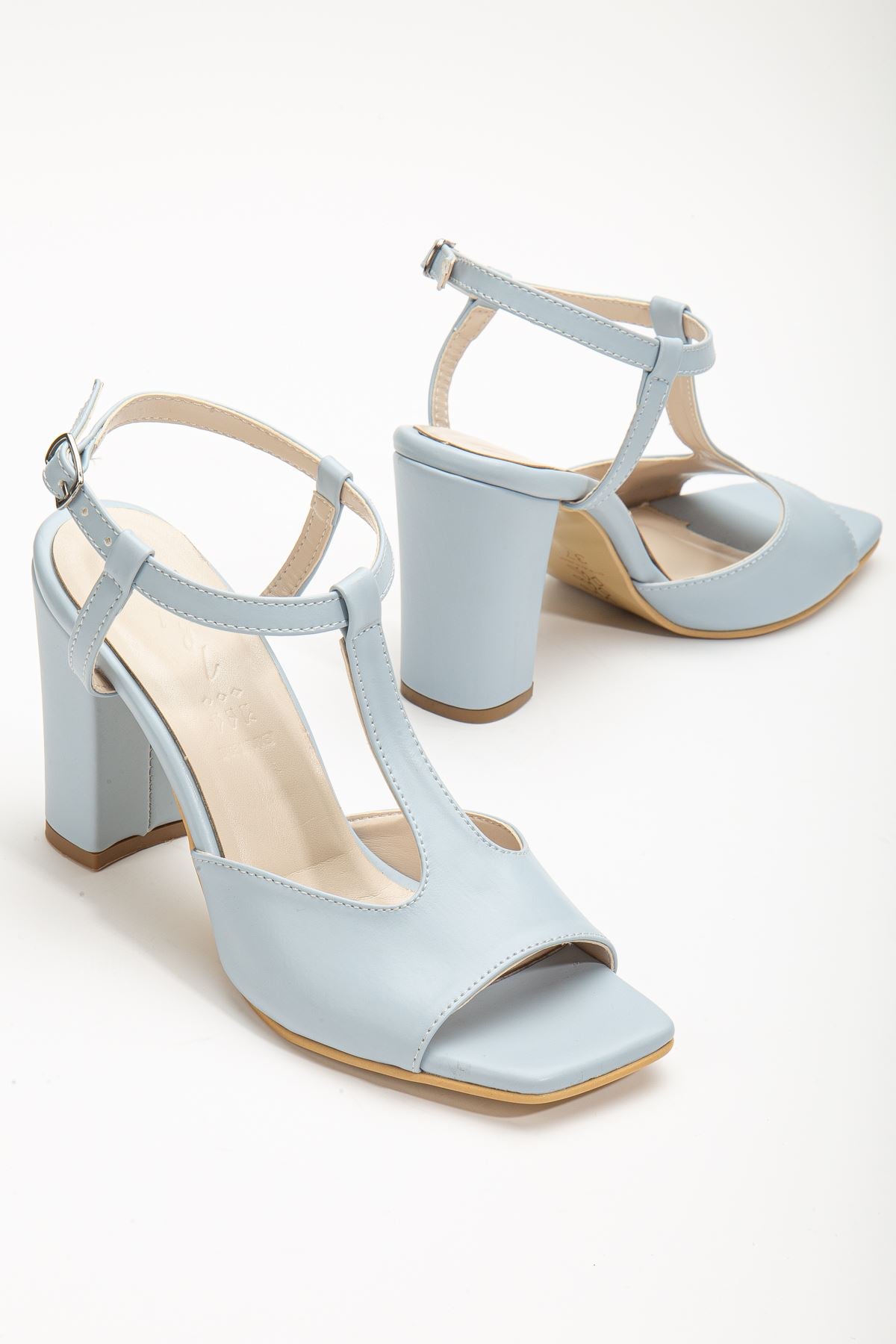 Entela Heeled Baby Blue Skin Blunt Toe Women's Shoes - STREETMODE™