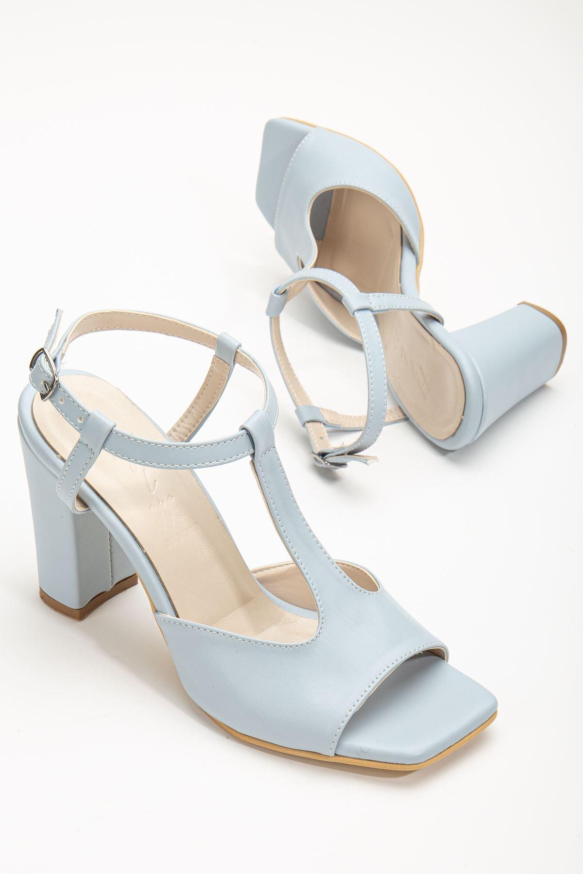 Entela Heeled Baby Blue Skin Blunt Toe Women's Shoes - STREETMODE™