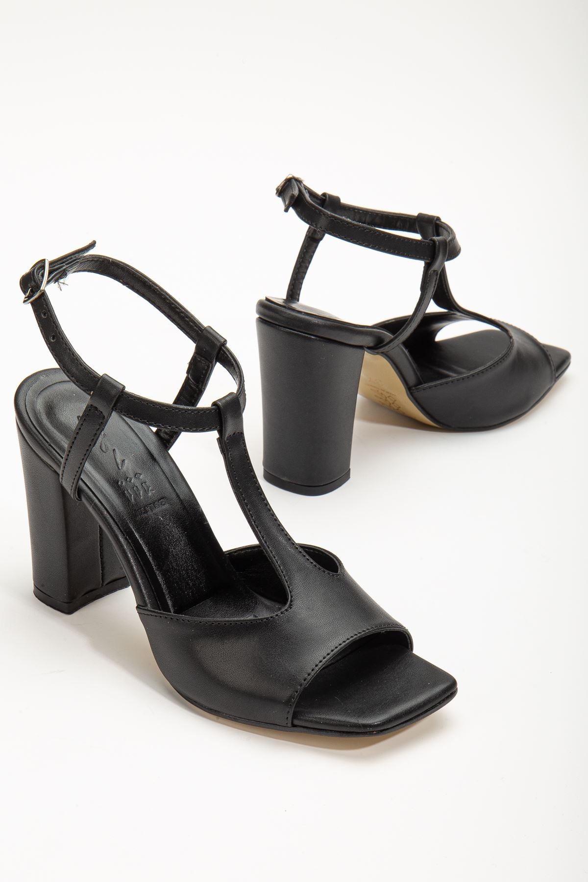Entela Heeled Black Skin Blunt Toe Women's Shoes - STREETMODE™