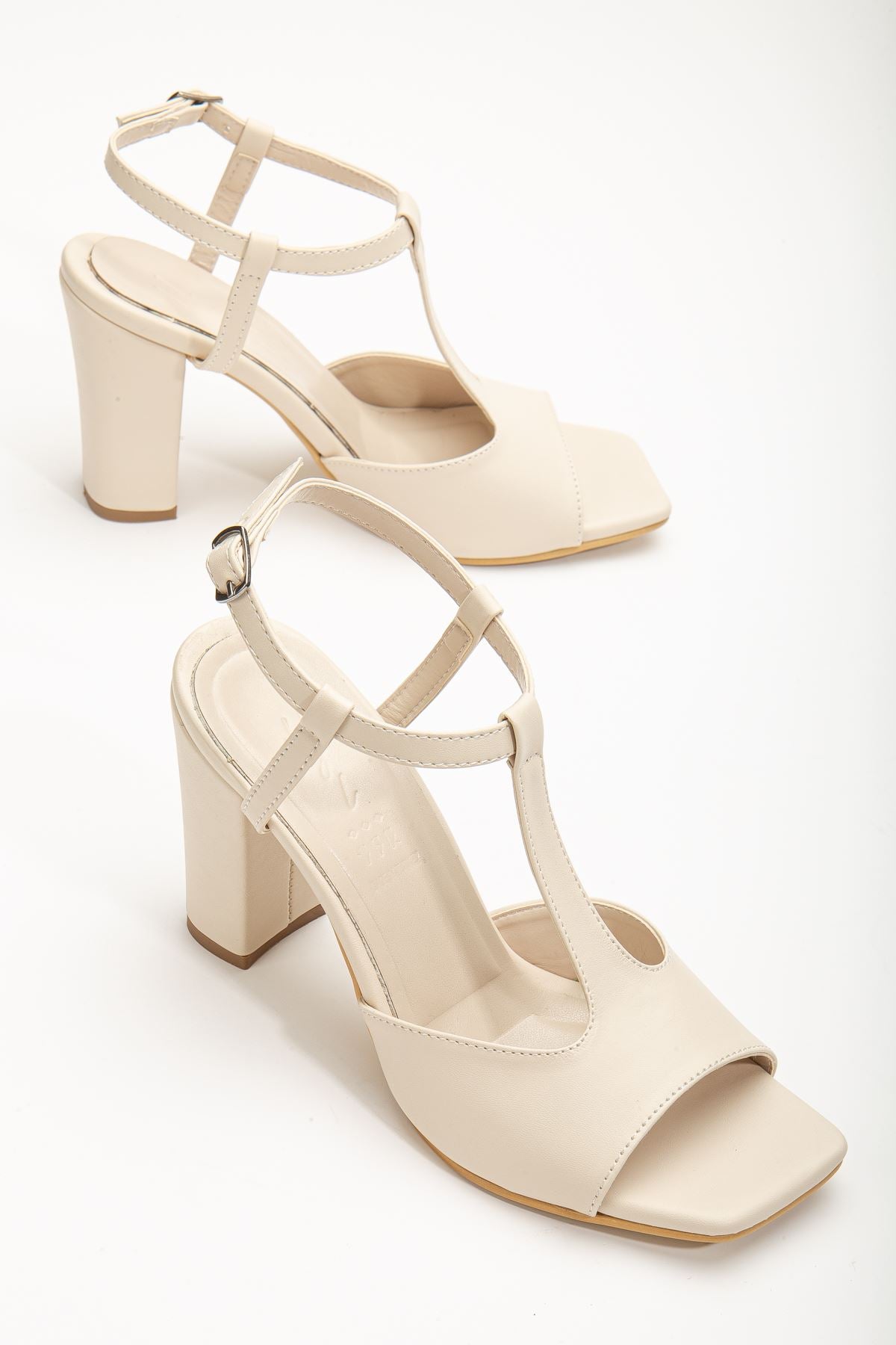 Entela Heeled Cream Skin Blunt Toe Women's Shoes - STREETMODE™