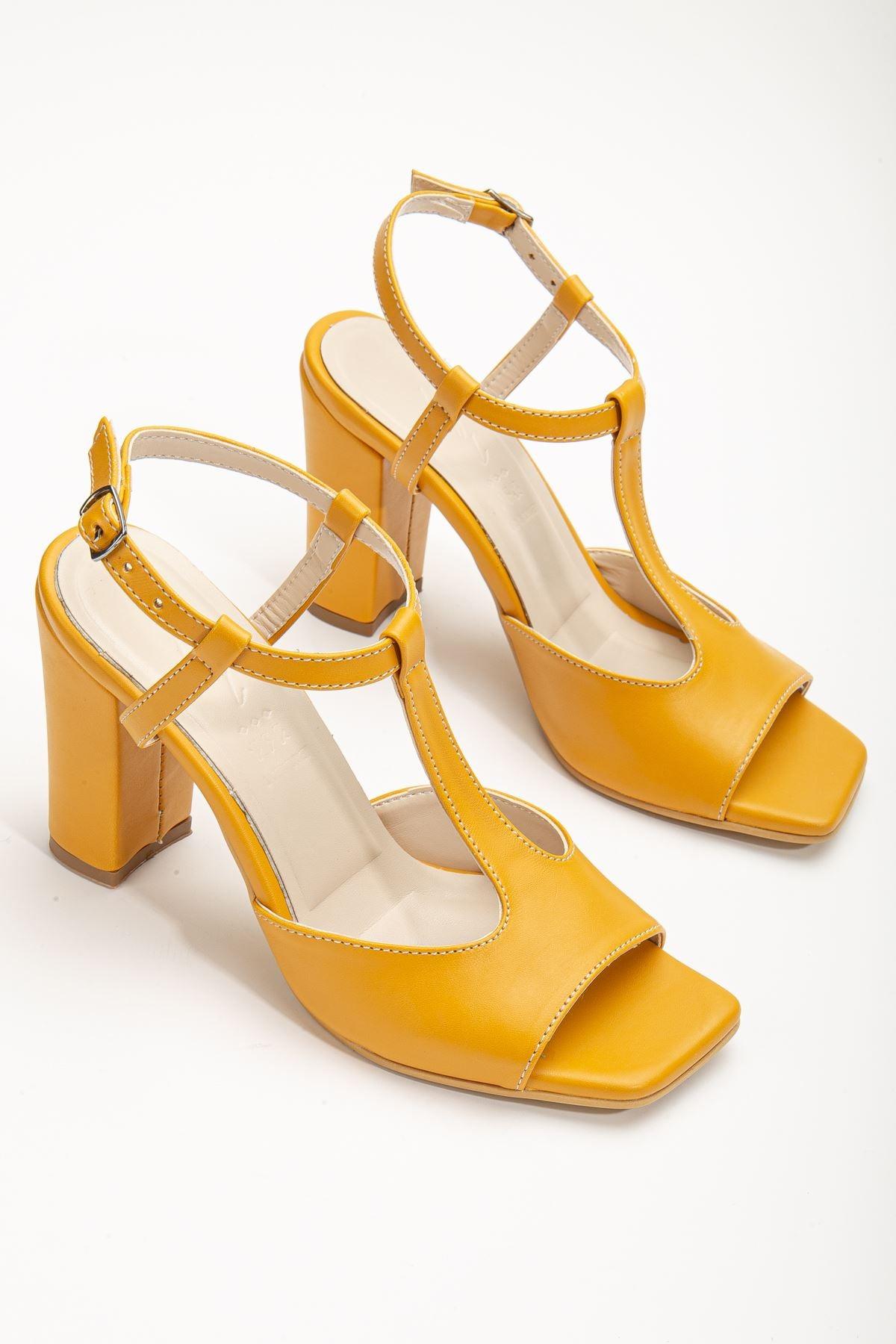 Entela Heeled Mustard Skin Blunt Toe Women's Shoes - STREETMODE™