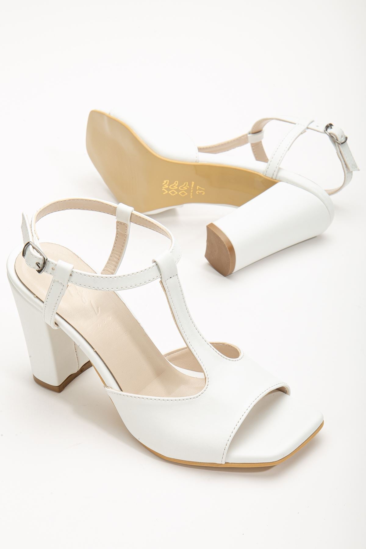 Entela Heeled White Skin Blunt Toe Women's Shoes - STREETMODE™