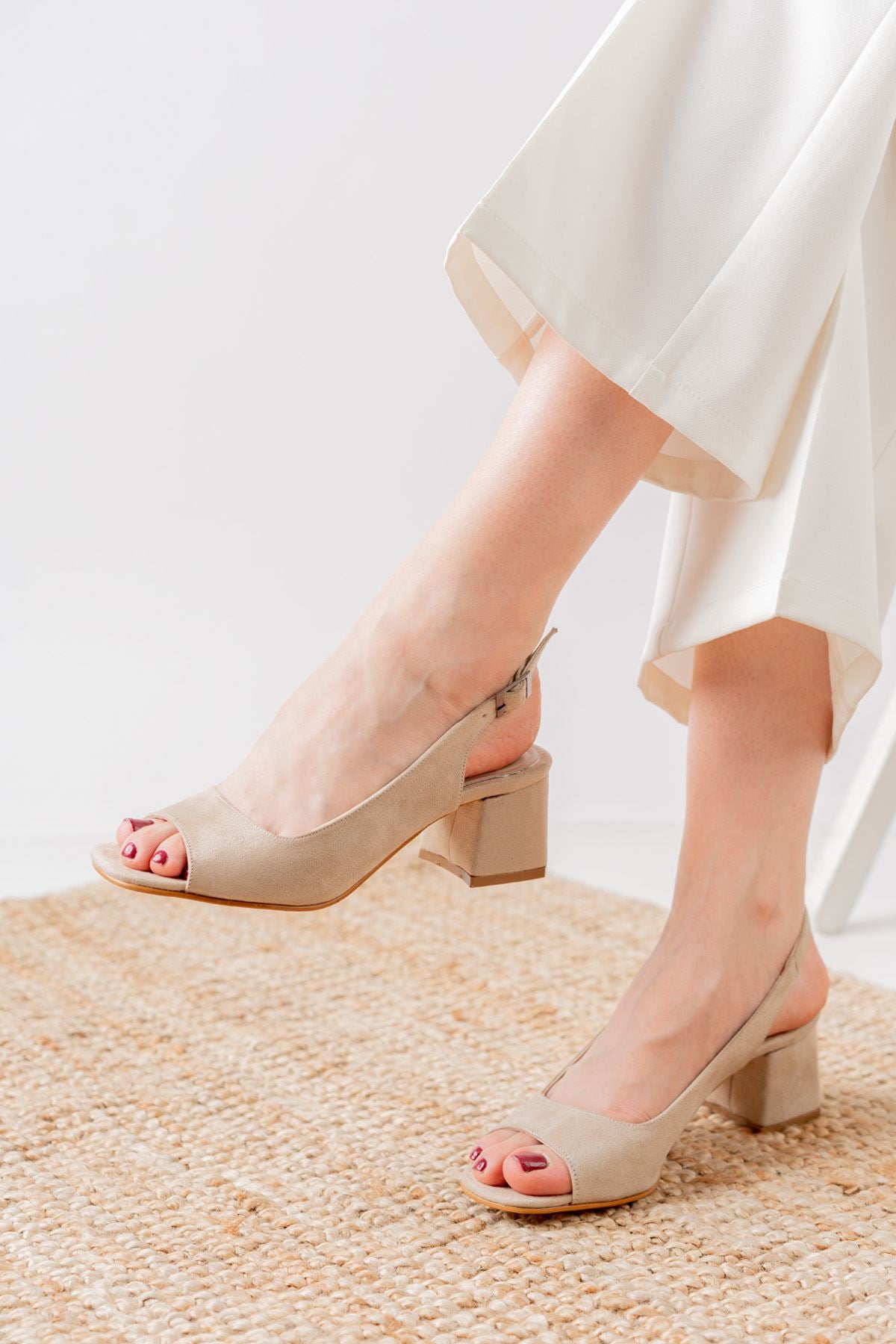 Eriola Cream Suede Detailed Low Heeled Women's Shoes - STREETMODE™