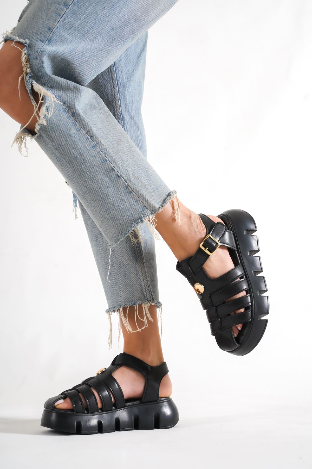 Giovanna Women's Black Buckled Sandals - STREETMODE™