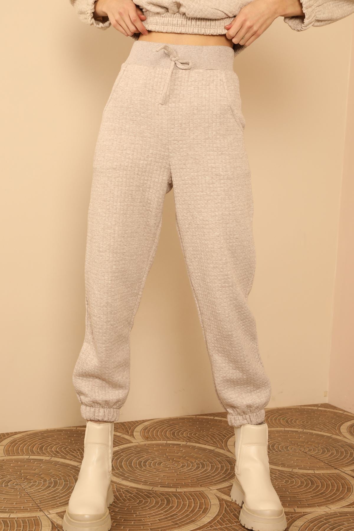 Honeycomb Fabric Ankle Length Comfy Fit Women'S Sweatpant - Beige - STREETMODE™