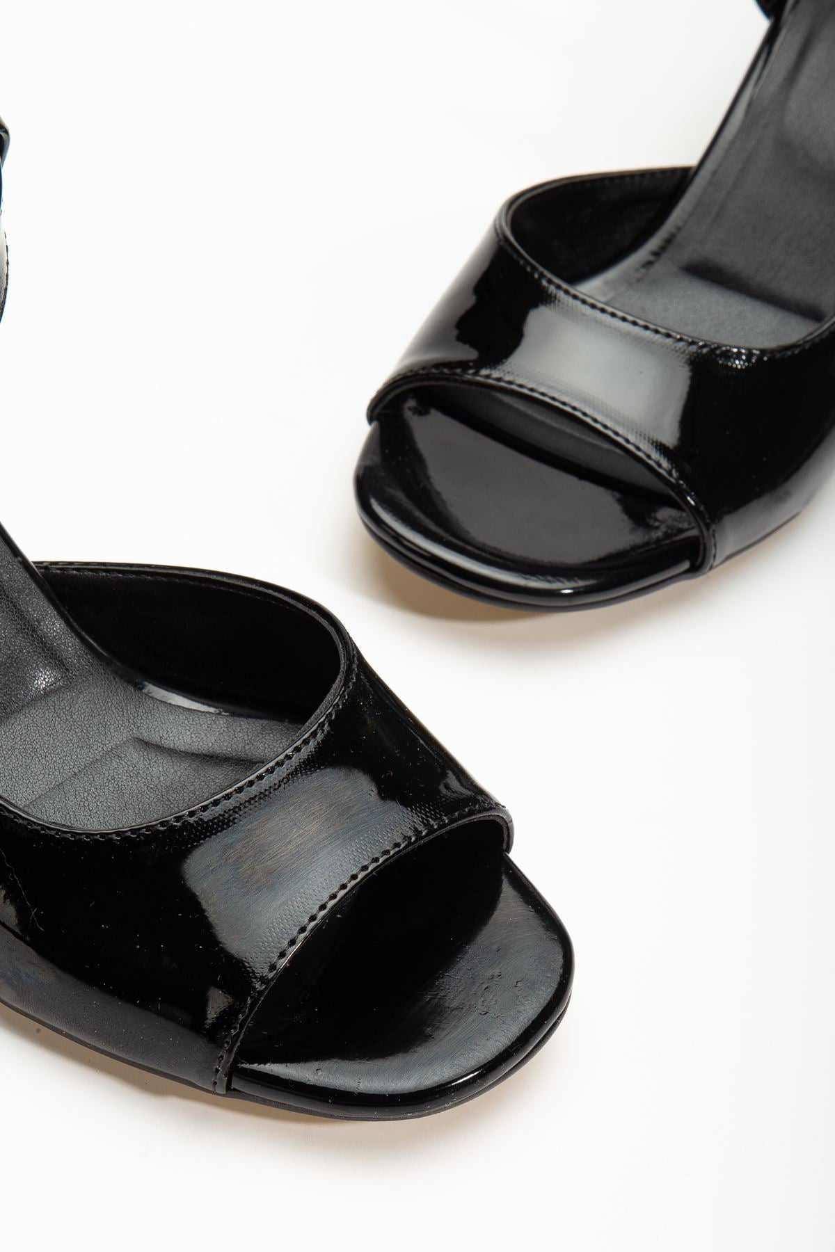Keri Heeled Black Patent Leather Blunt Toe Women's Shoes - STREETMODE™