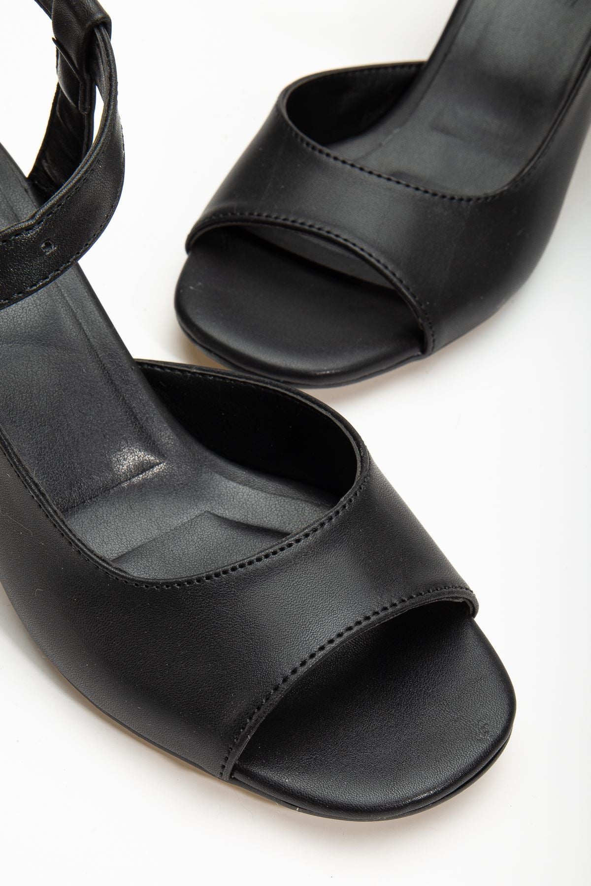 Keri Heeled Black Skin Blunt Toe Women's Shoes - STREETMODE™