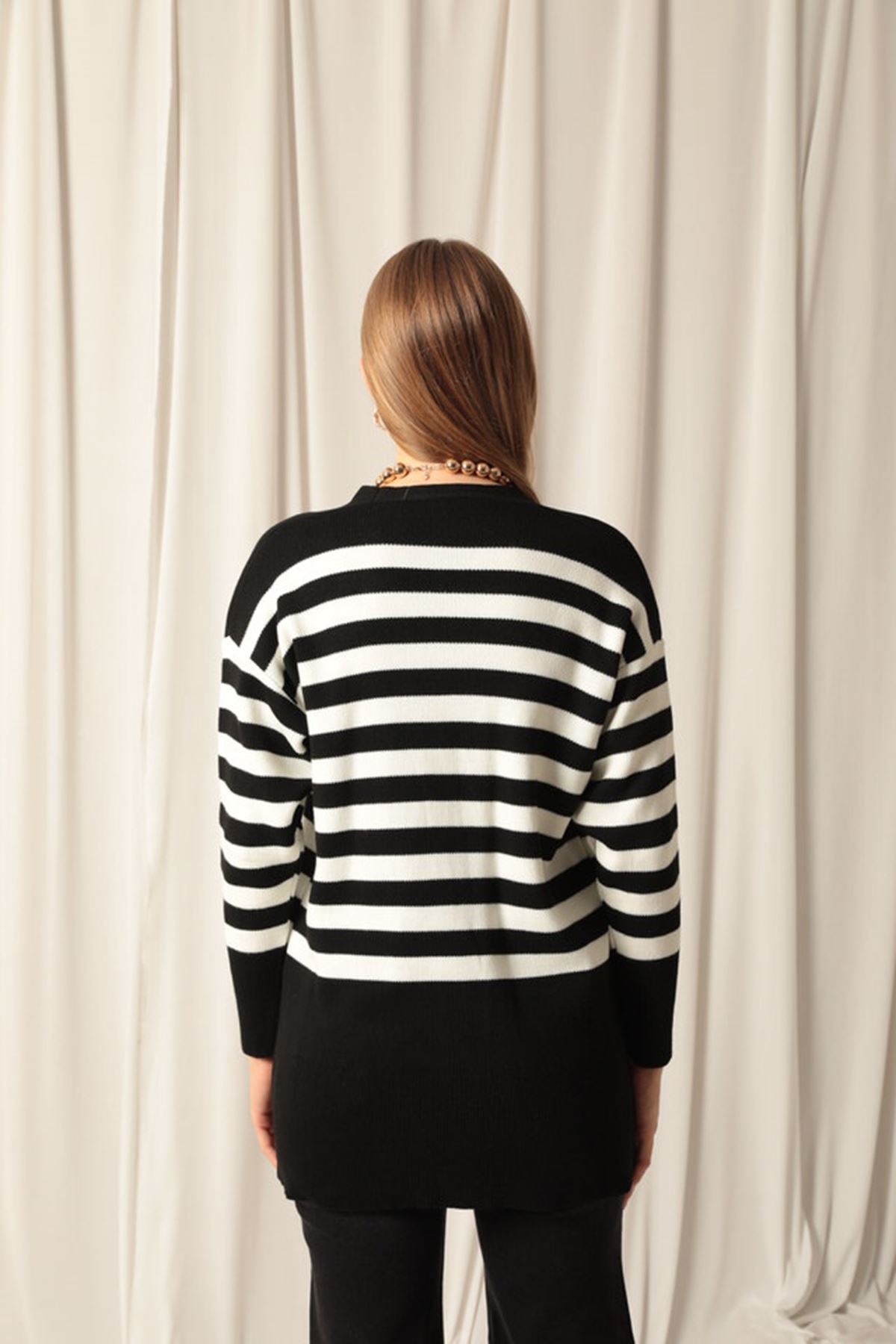 Knitwear Fabric Striped Women's Black Cardigan - STREETMODE™