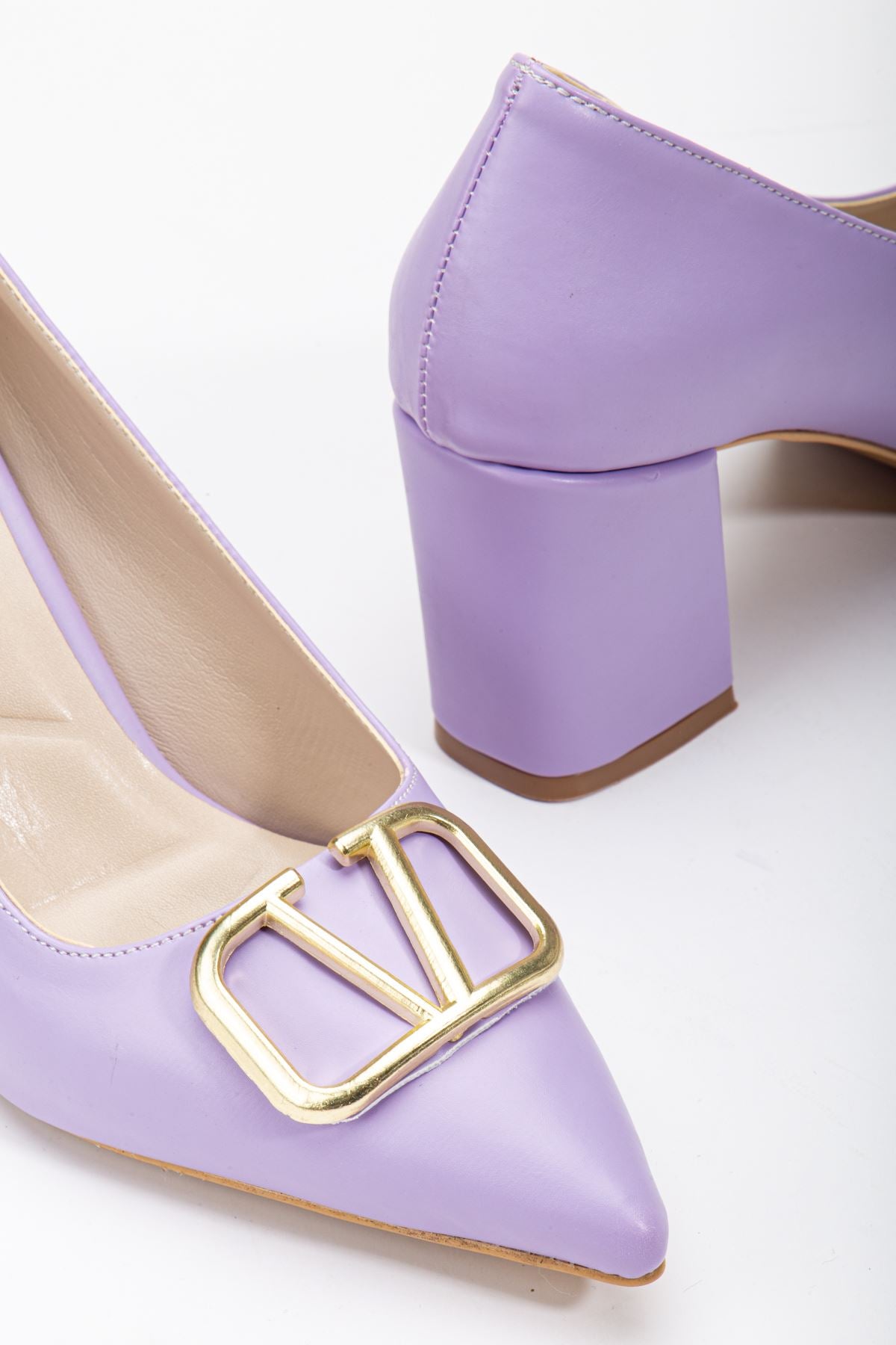 Lilac Skin Buckle Detailed Thick Heel Shoes - STREETMODE™