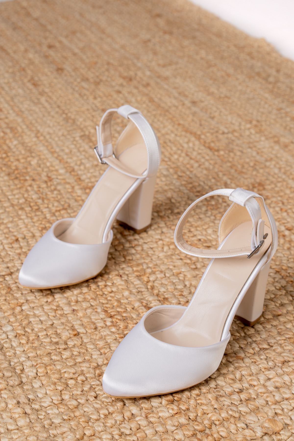 Lole Heeled White Satin Detailed Heeled Shoes - STREETMODE™