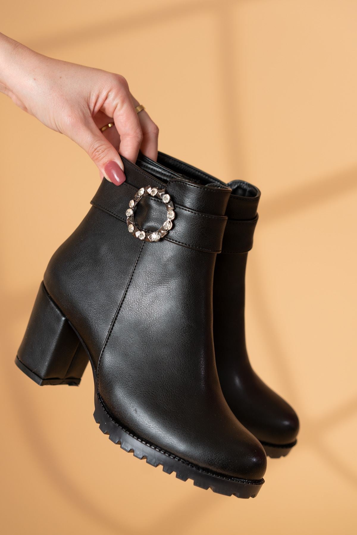 Lyone Black Skin Heeled Women's Boots - STREETMODE™