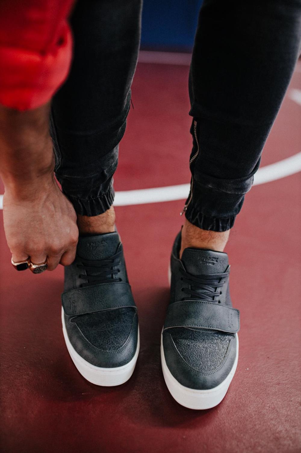 Men's Sneaker Grey Casual Sneaker Sports Shoes - STREETMODE™
