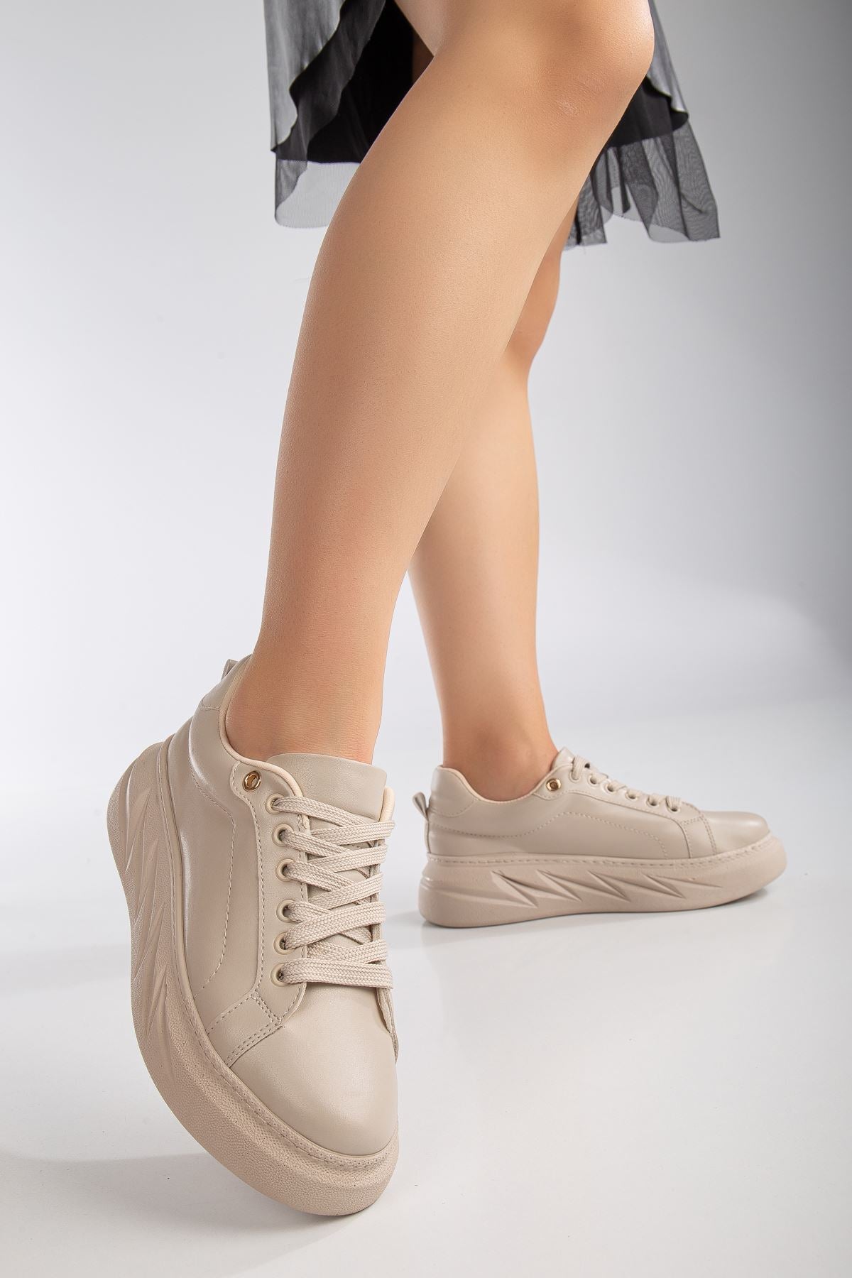 Nerina Cream Skin Thick Sole Detailed Sneakers - STREETMODE™