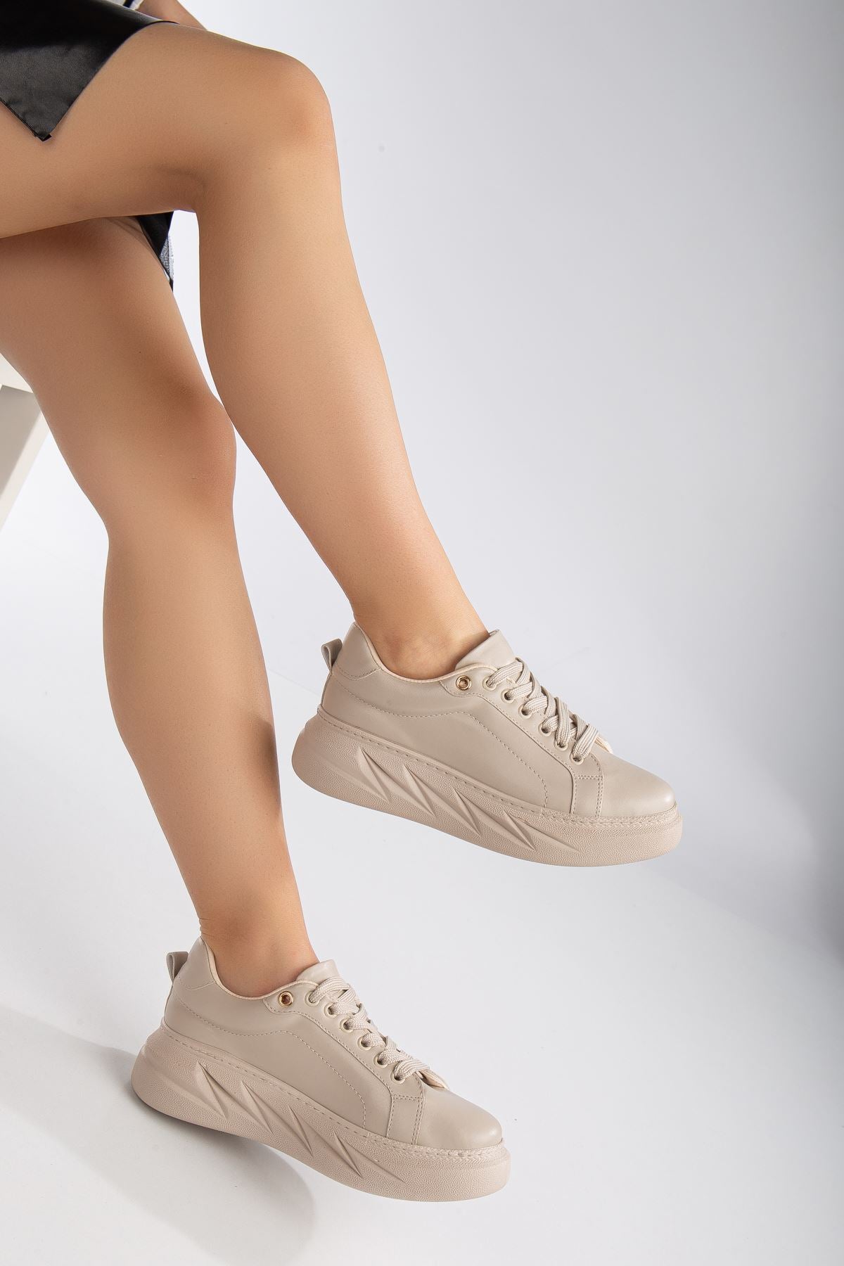 Nerina Cream Skin Thick Sole Detailed Sneakers - STREETMODE™