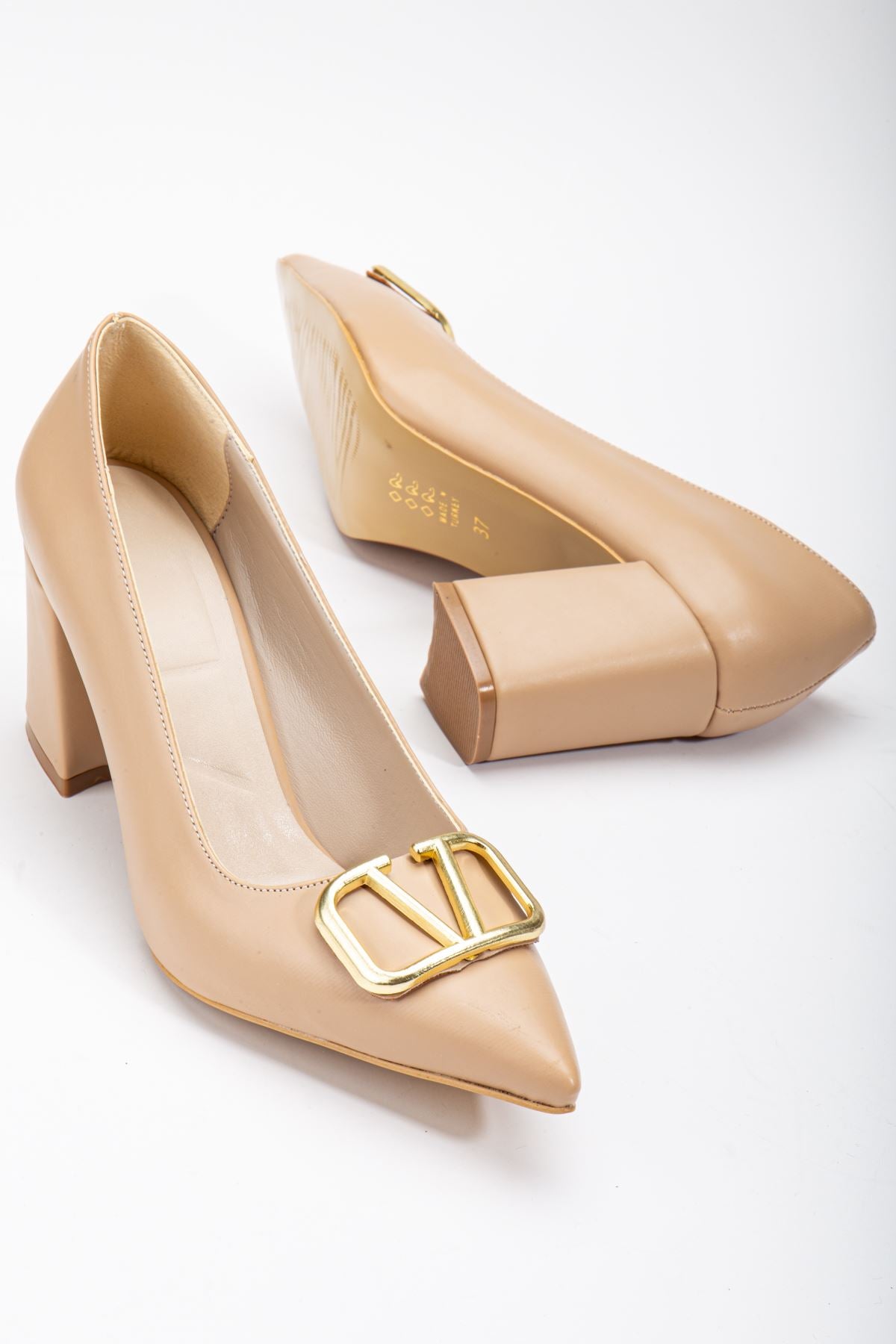 Nude Skin Buckle Detailed Thick Heel Shoes - STREETMODE™