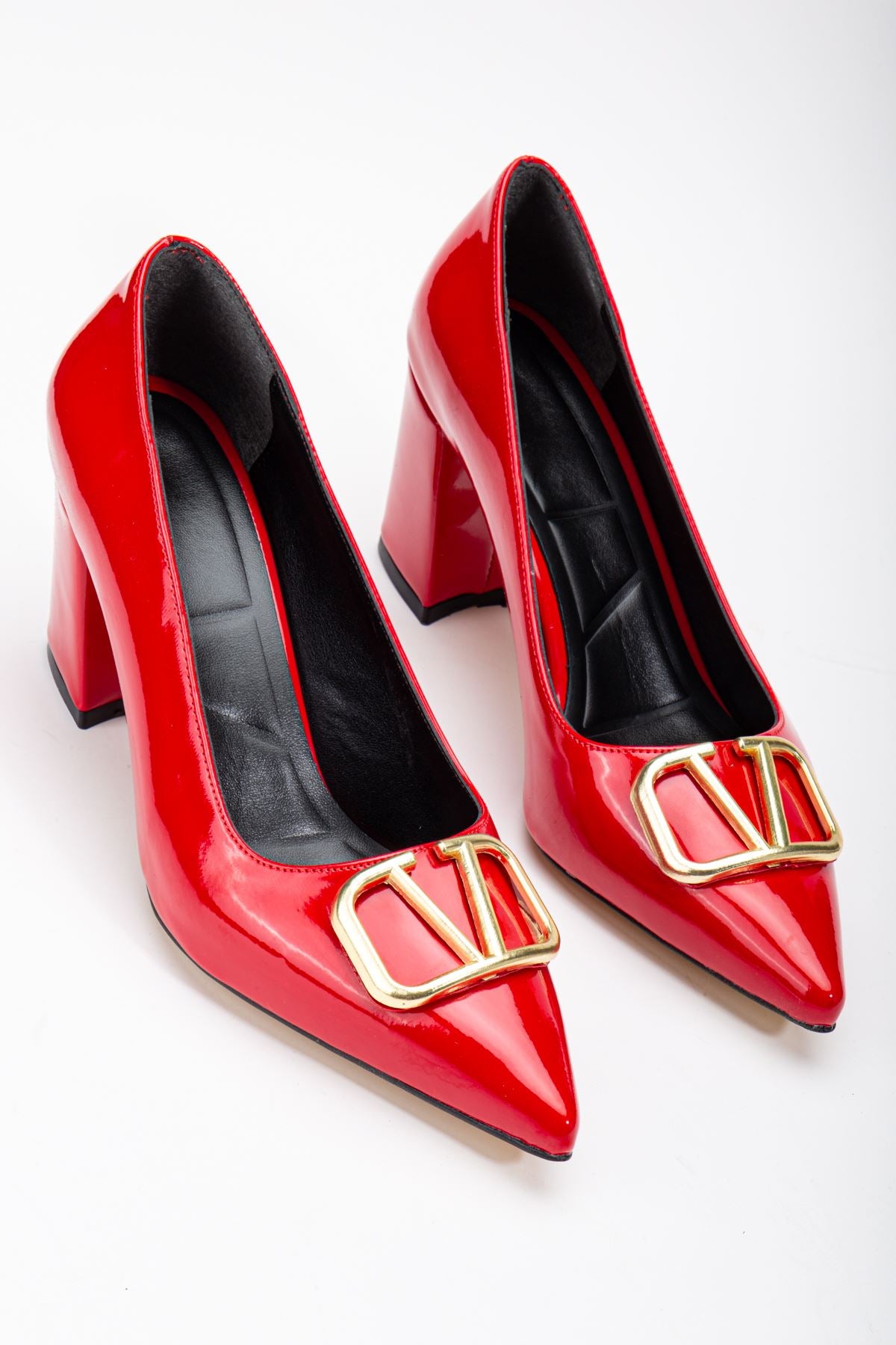 Red Patent Leather Buckle Detailed Thick Heeled Shoes - STREETMODE™