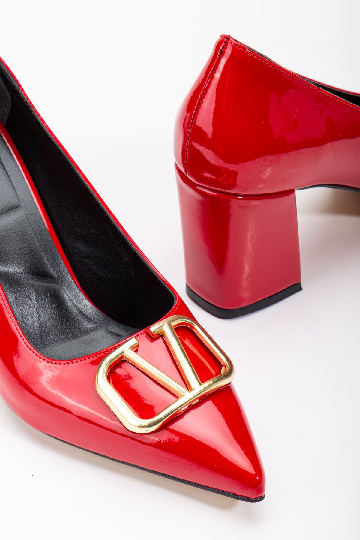 Red Patent Leather Buckle Detailed Thick Heeled Shoes - STREETMODE™