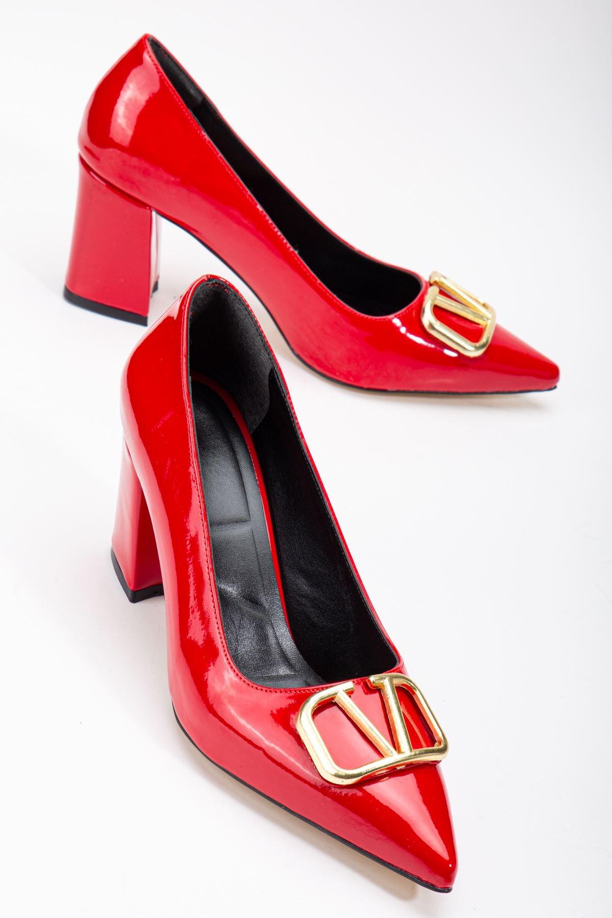 Red Patent Leather Buckle Detailed Thick Heeled Shoes - STREETMODE™