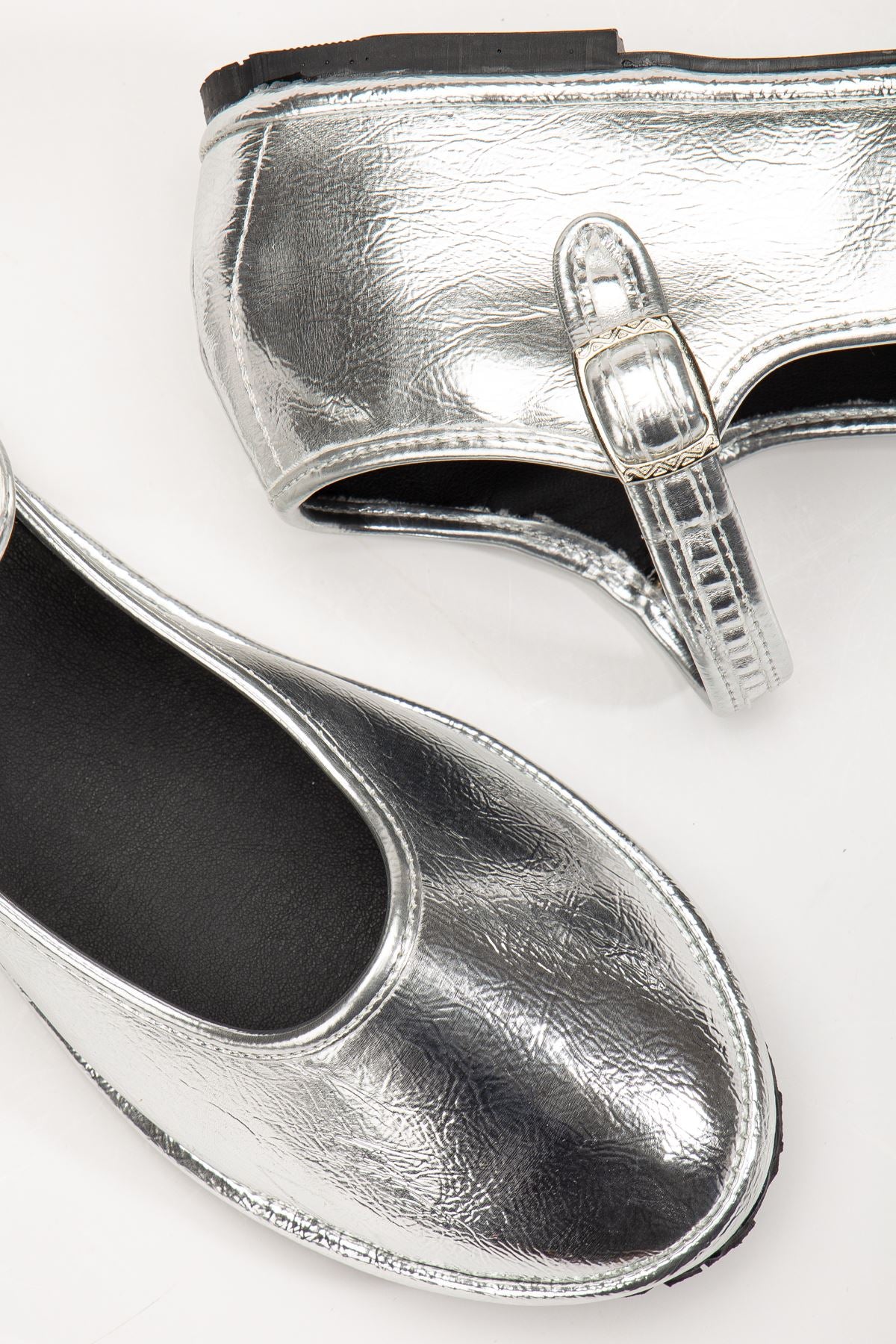 Silver Skin Buckle Detailed Flat Sole Women's Ballerina Ballerina Flats - STREETMODE™