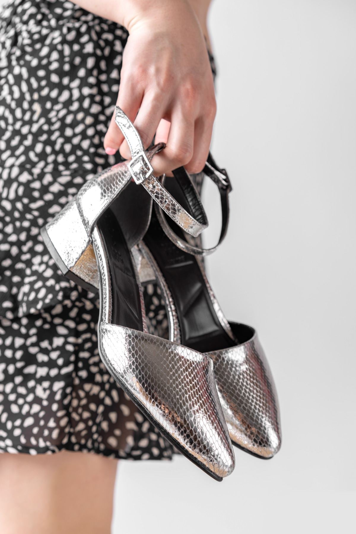 Silver Skin Crocodile Leather Detailed Heeled Shoes - STREETMODE™