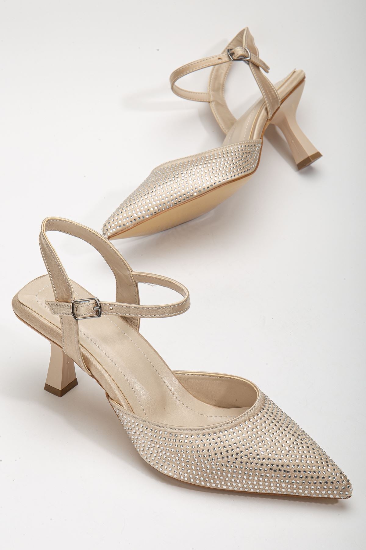 Sinda Cream Satin Stone Detailed Thin Heeled Women's Shoes - STREETMODE™