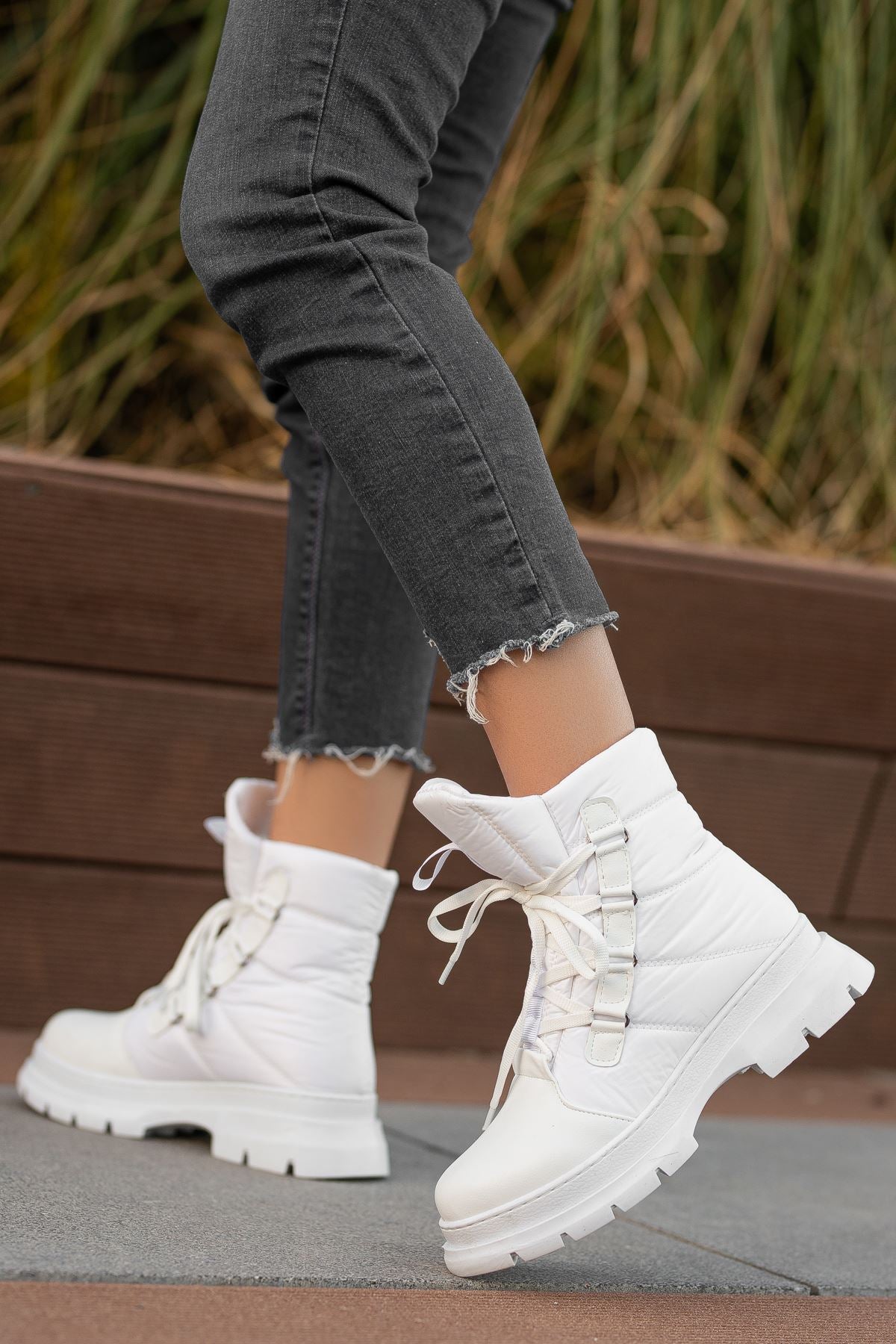 White Lace Detailed Parachute Women's Boots - STREETMODE™