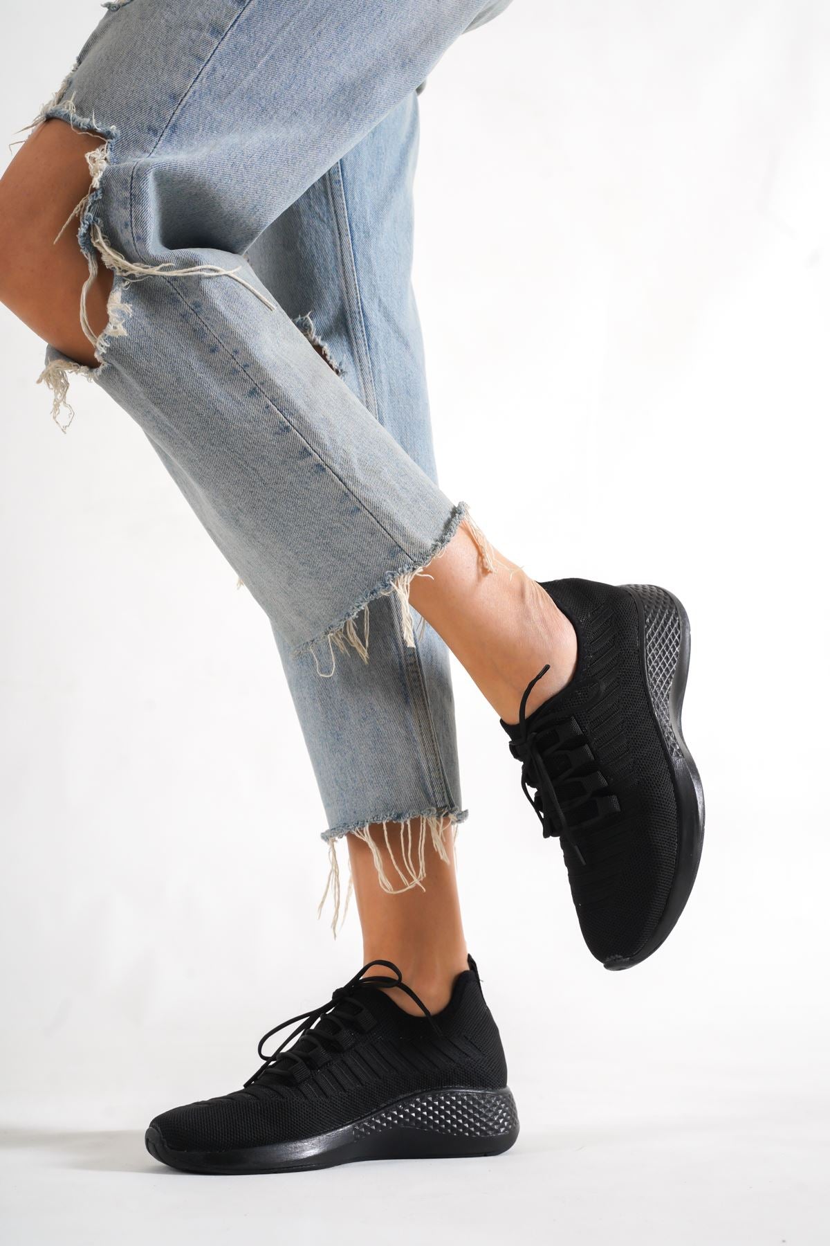 Women's Aleyna Black Knitwear Sneakers - STREETMODE™