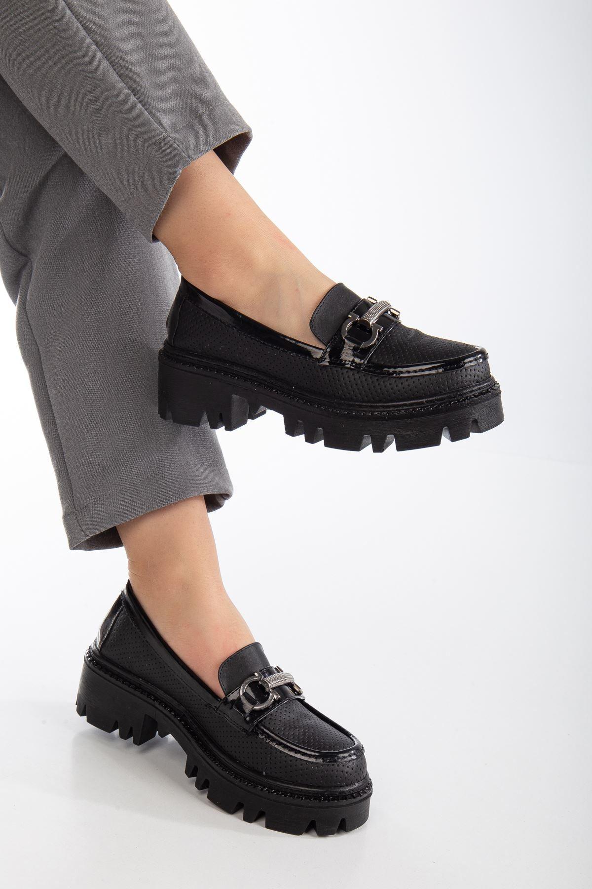 Women's Black Buckle Detailed Oxford Shoes - STREETMODE™