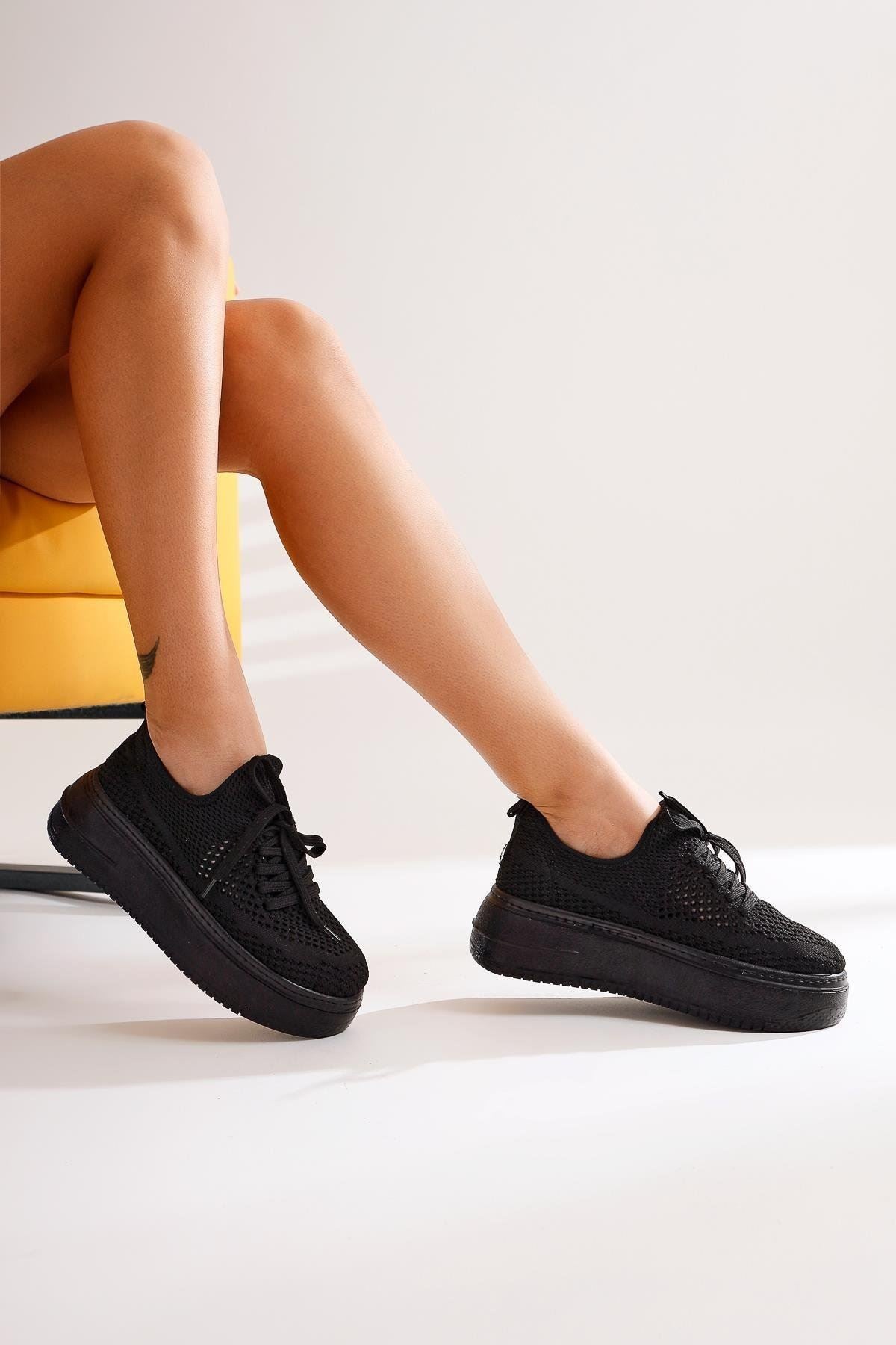 Women's Black Knitwear Stretch Thick Soled Sports Shoes - STREETMODE™