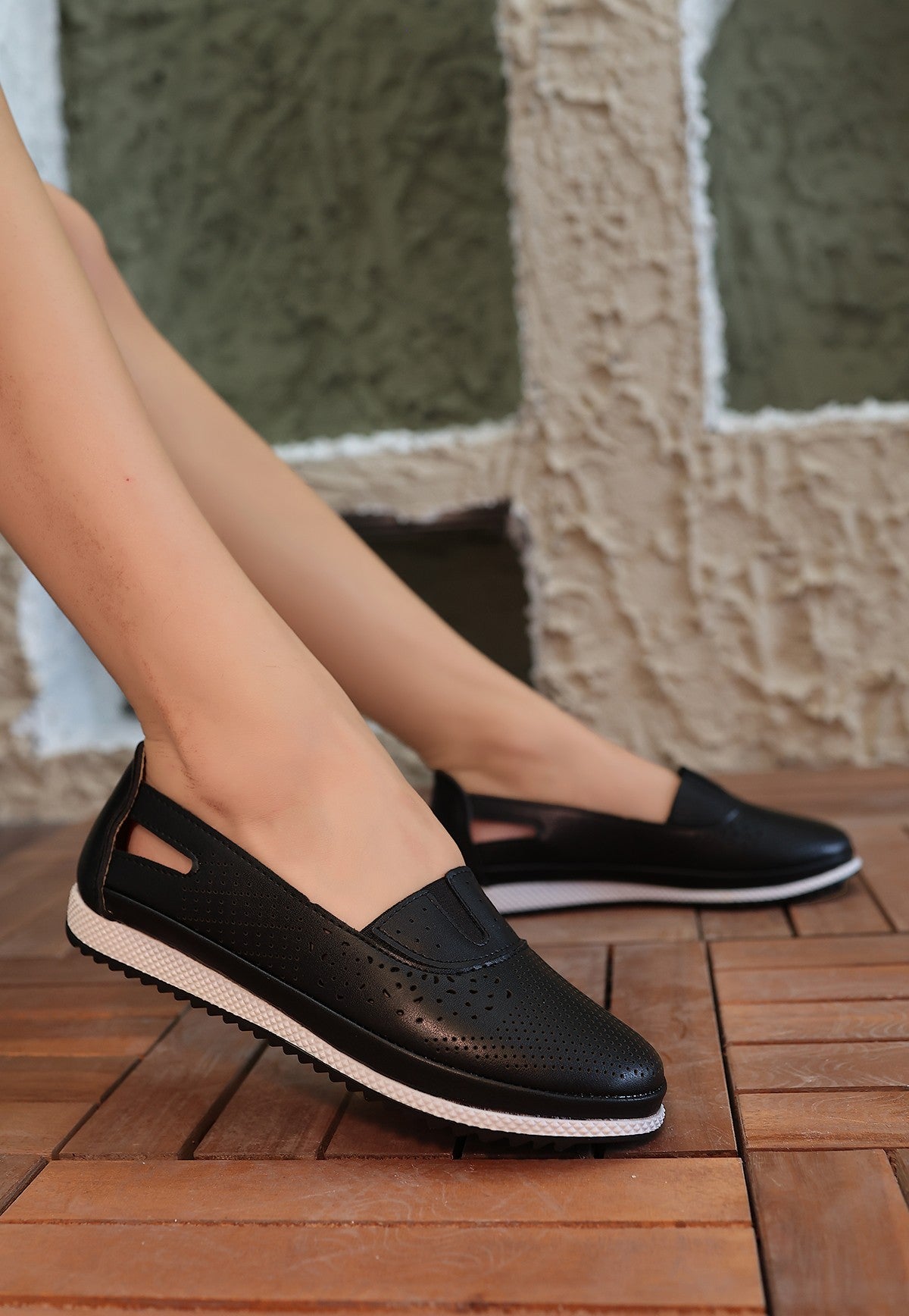 Women's Black Leather Ballerina Shoes - STREETMODE™