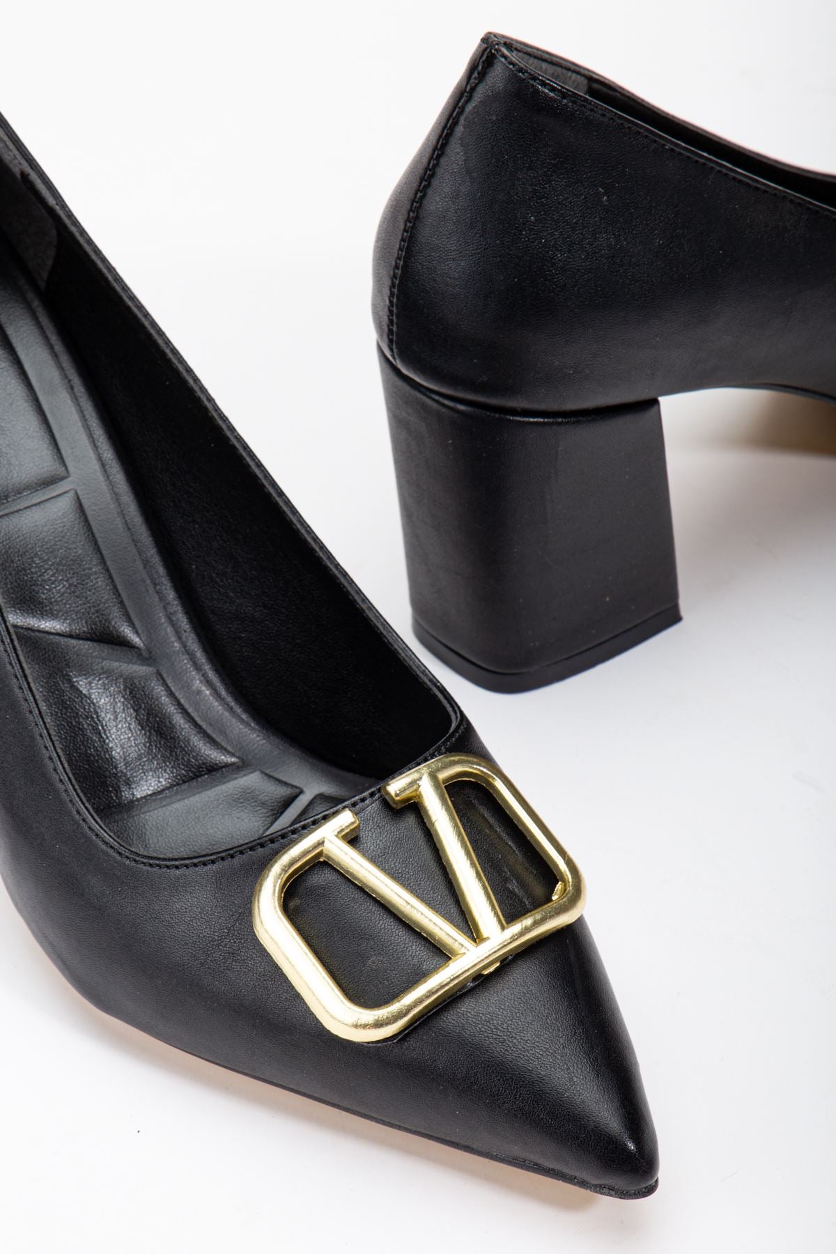 Women's Black Leather Buckle Detailed Thick Heel Shoes - STREETMODE™