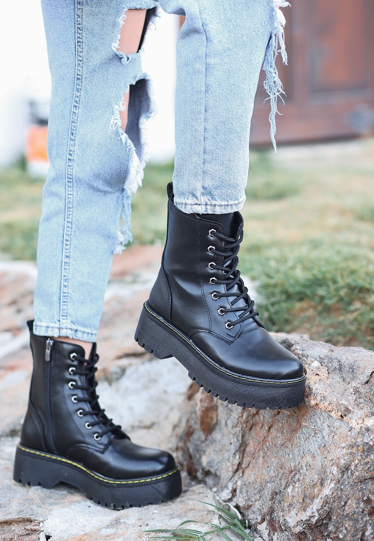 Women's Black Leather Laced Boots - STREETMODE™