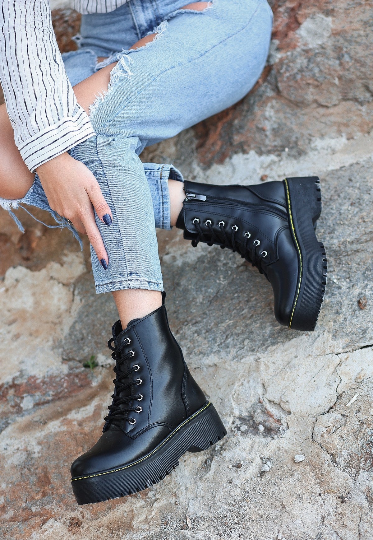 Women's Black Leather Laced Boots - STREETMODE™